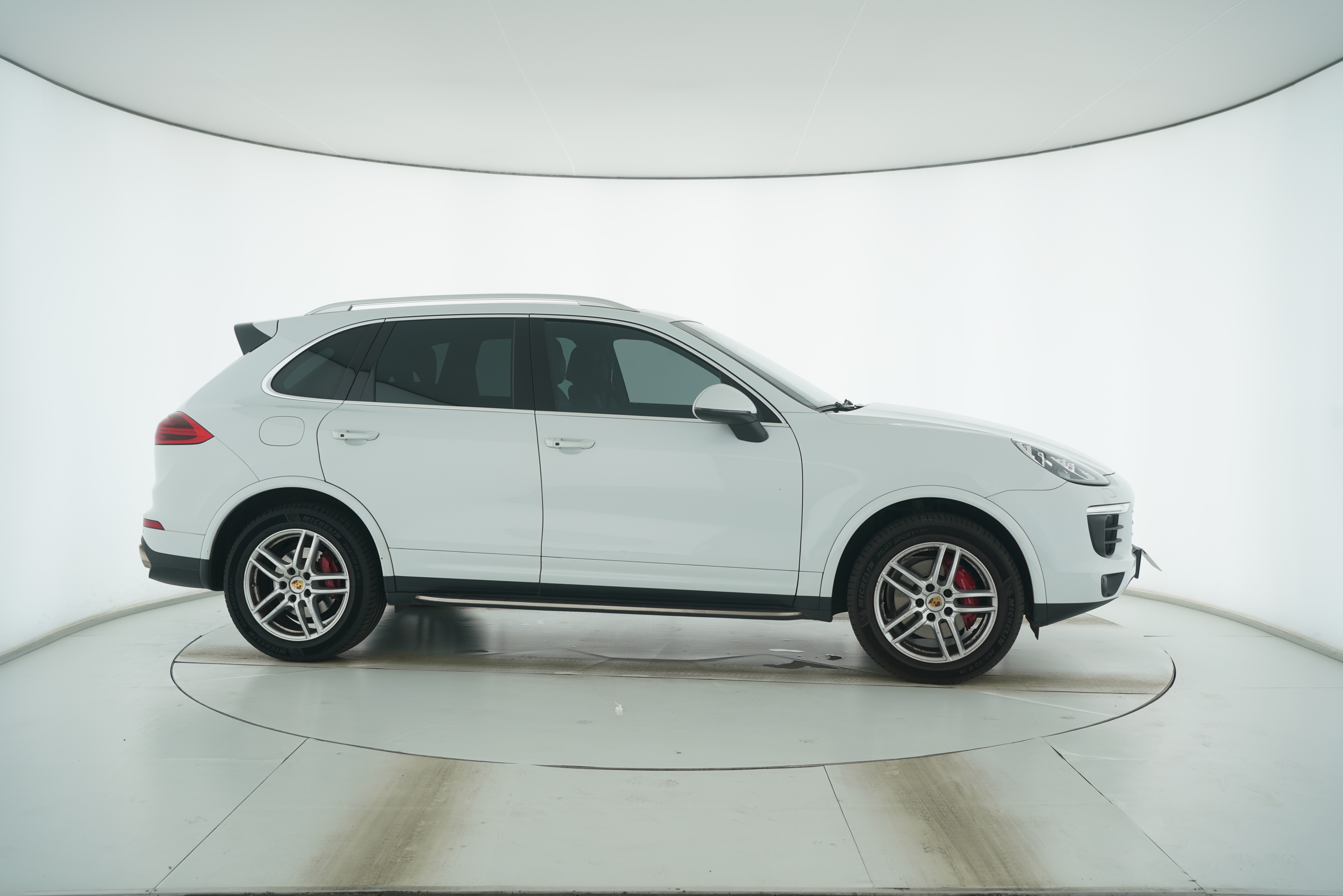 Porsche Cayenne 2016 — фото 8