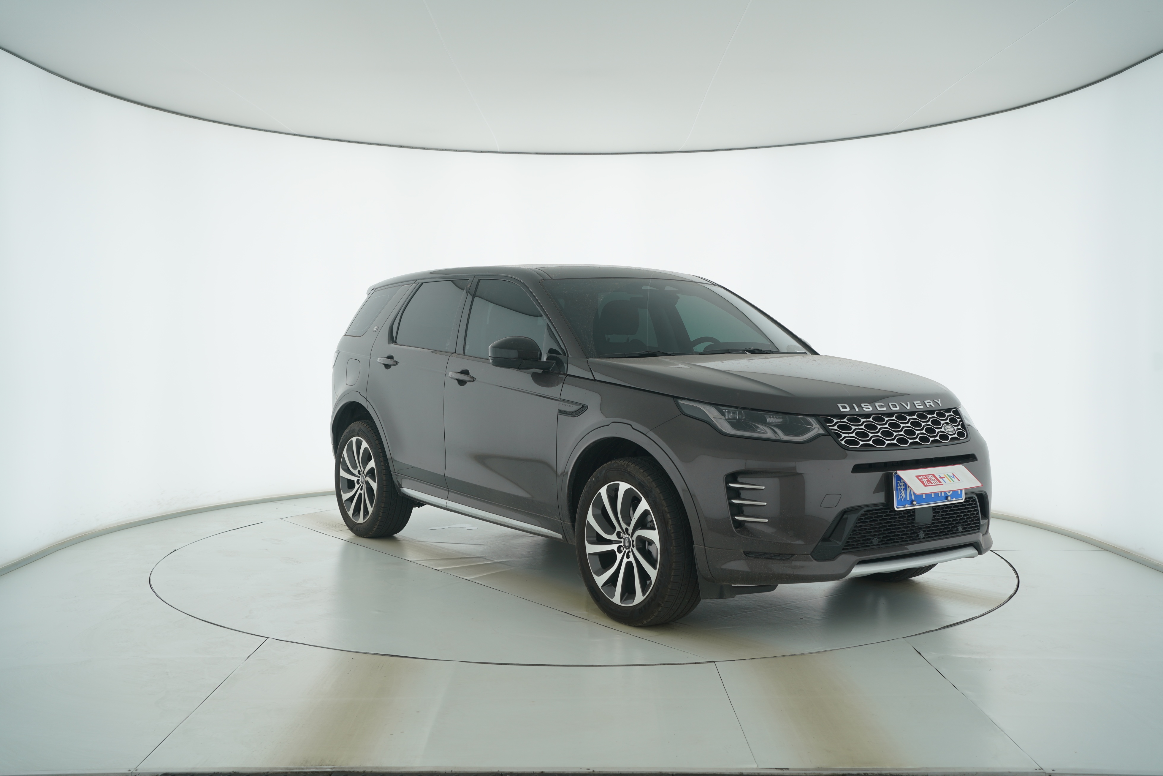 Land Rover Discover the Sports Version 2023 — фото 2