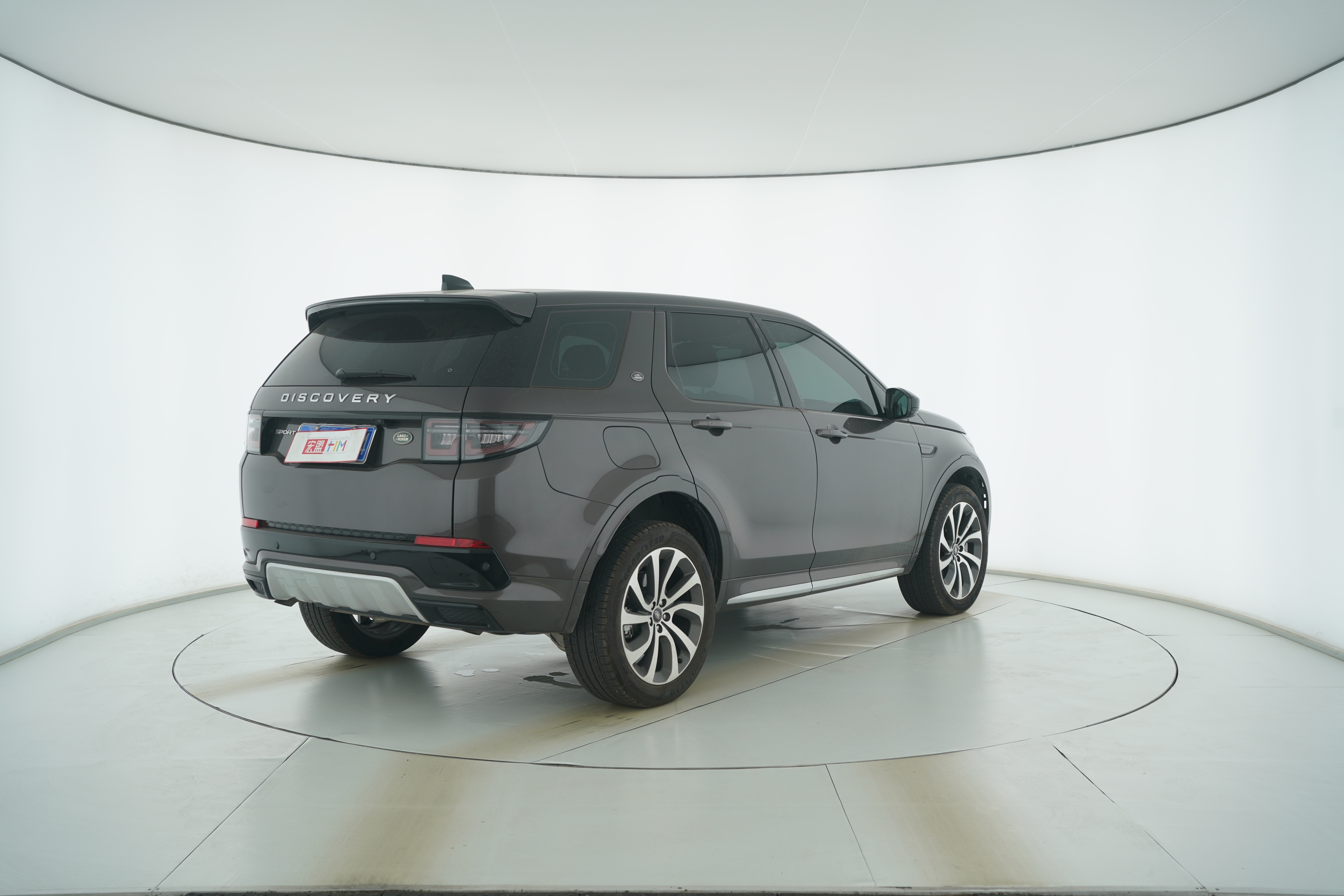 Land Rover Discover the Sports Version 2023 — фото 4