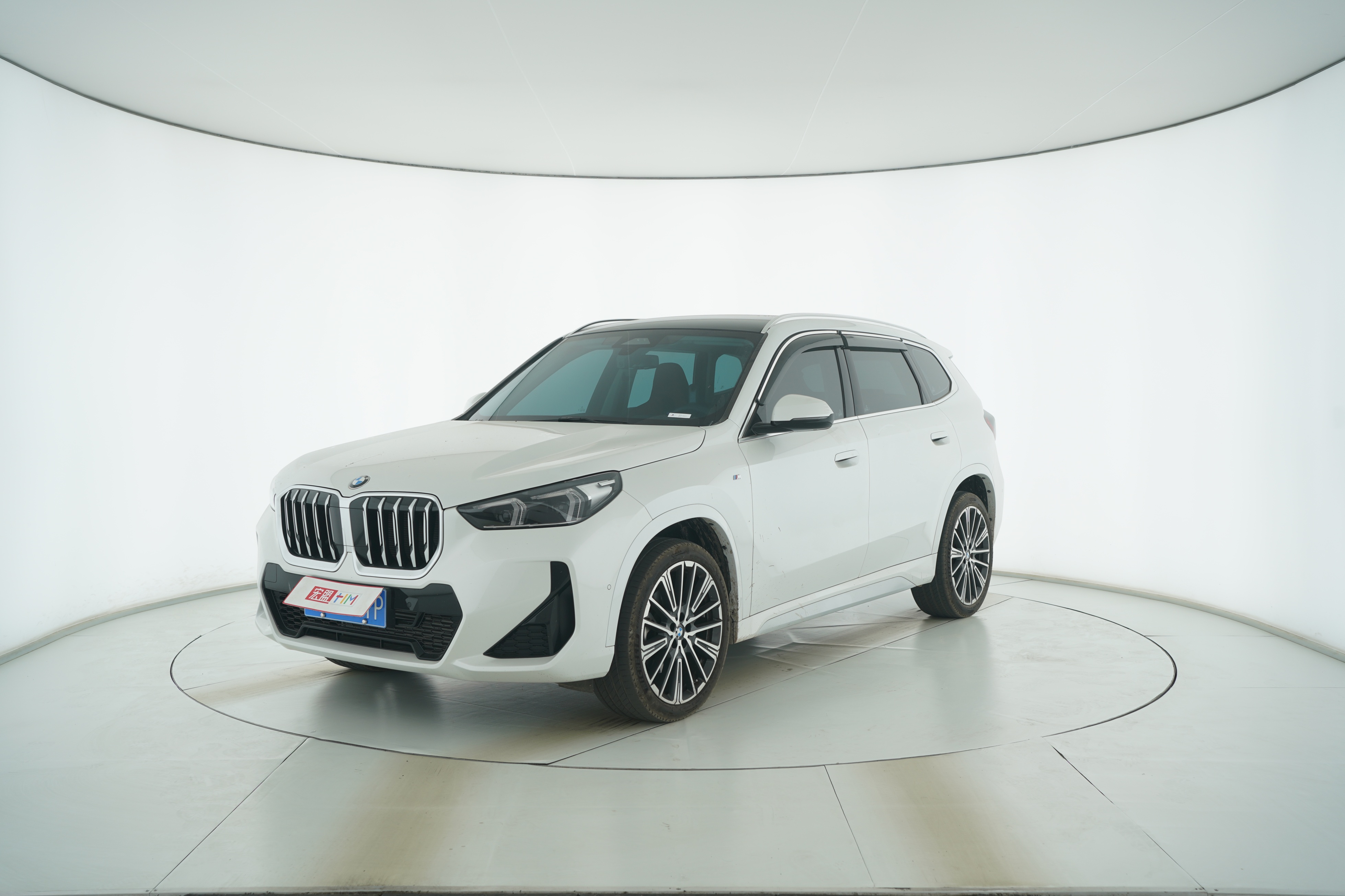 BMW X1 2023 — фото 1