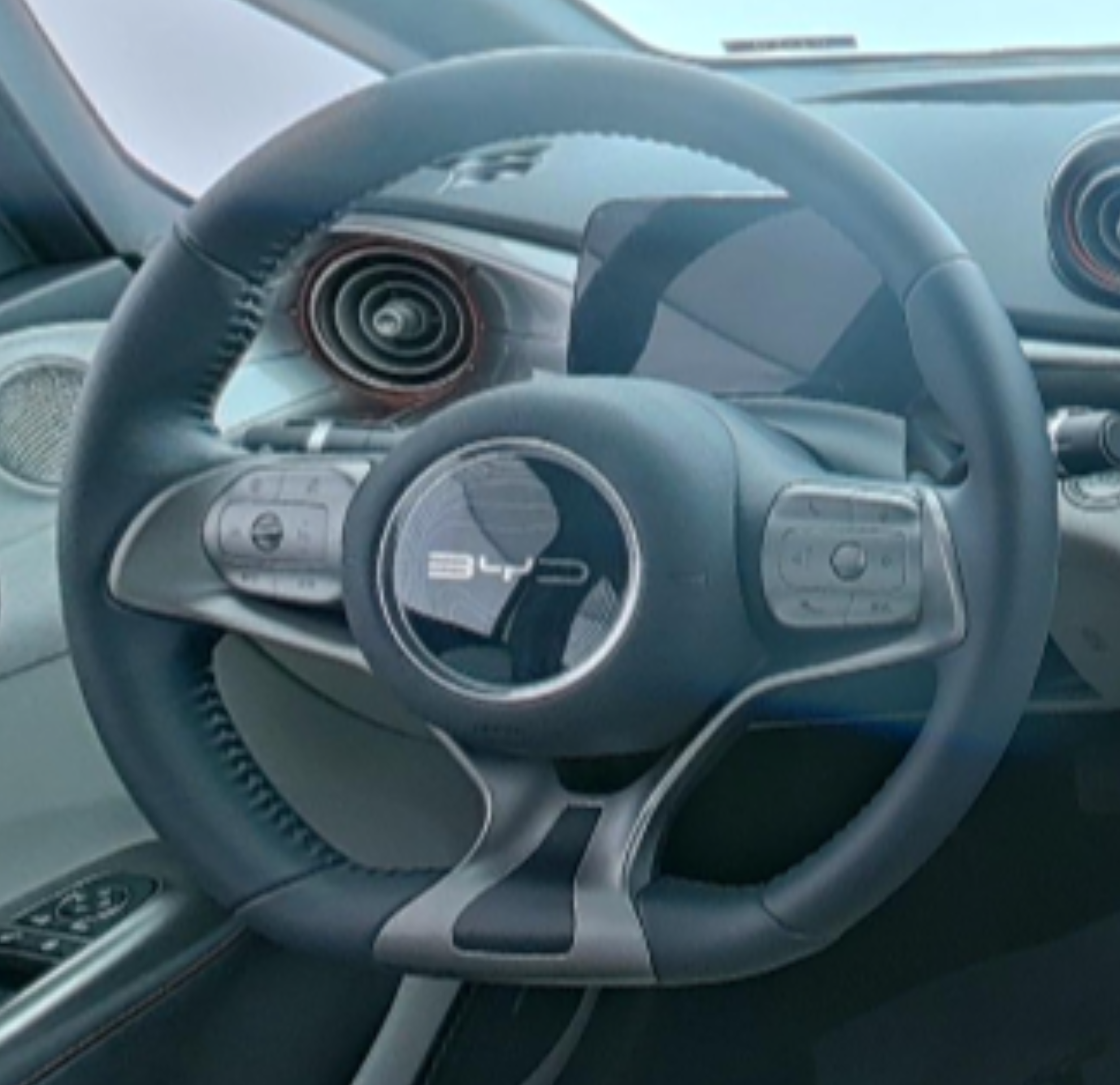 BYD Dolphin 2021 — фото 10