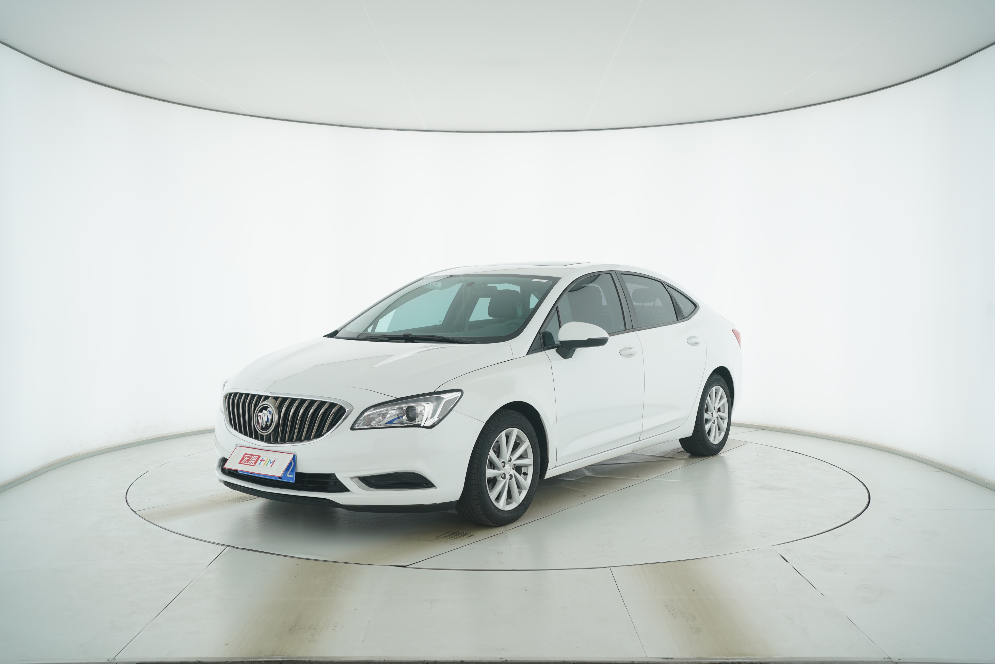 Buick Verang 2015 — фото 1
