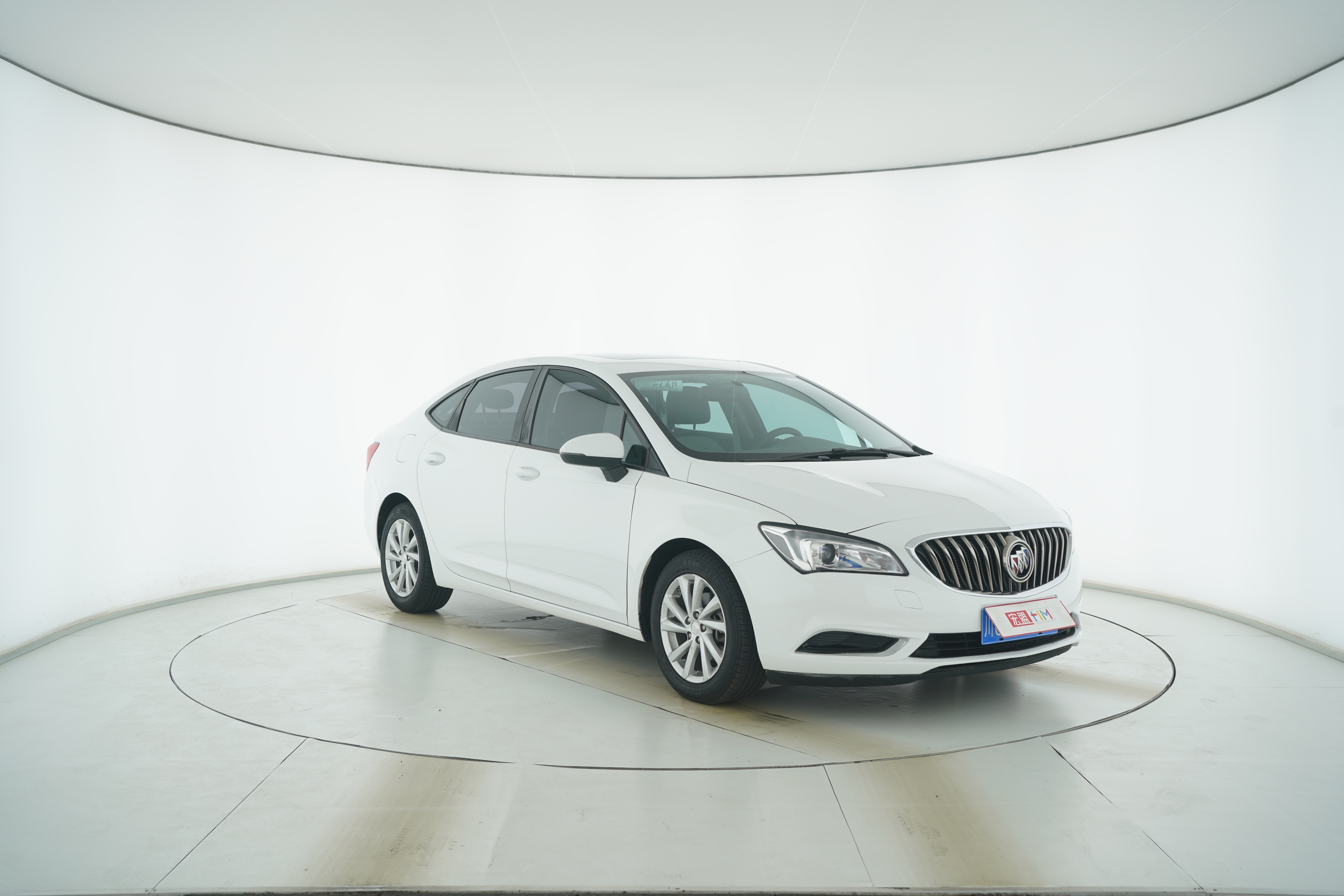 Buick Verang 2015 — фото 2