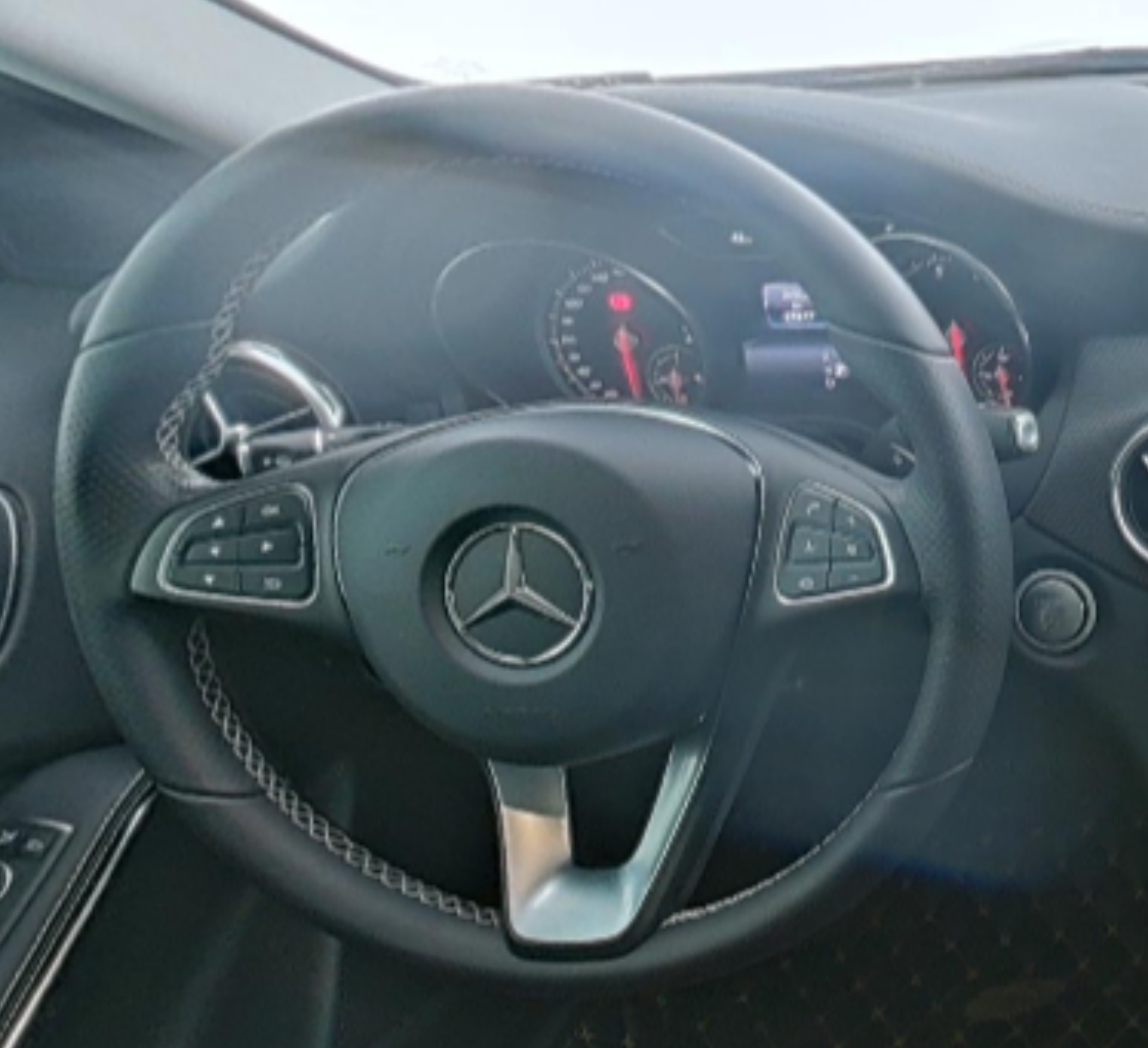Mercedes Benz GLA 2018 — фото 10