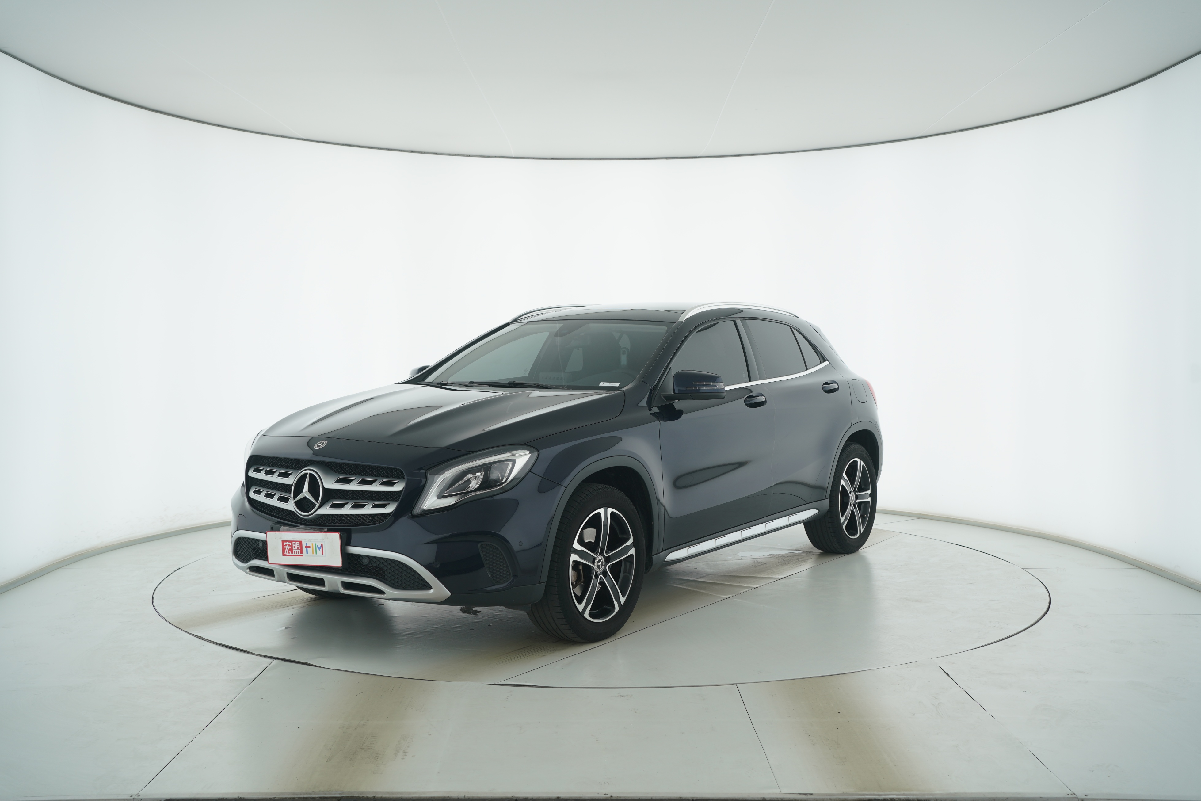 Mercedes Benz GLA 2018 — фото 1