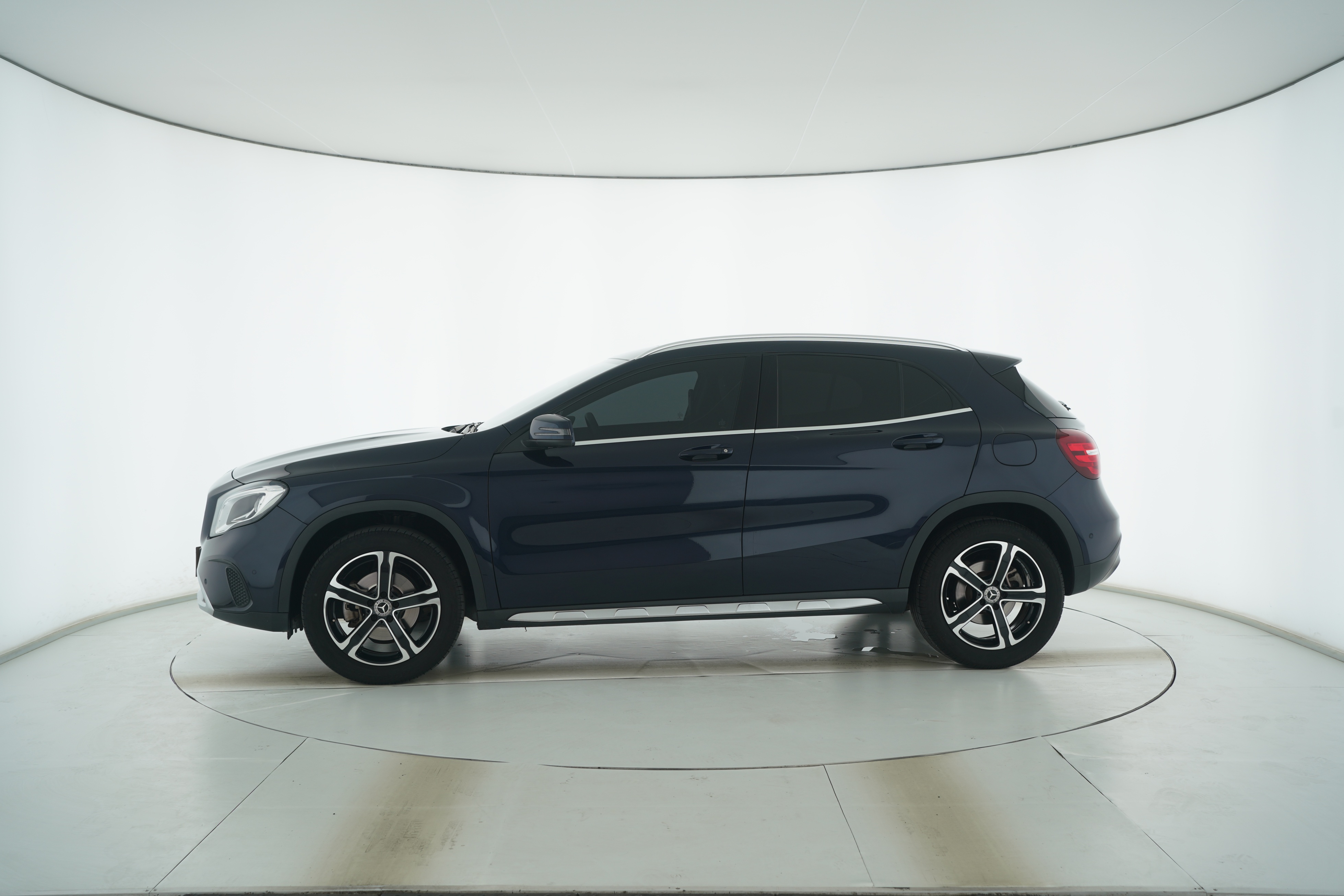 Mercedes Benz GLA 2018 — фото 7