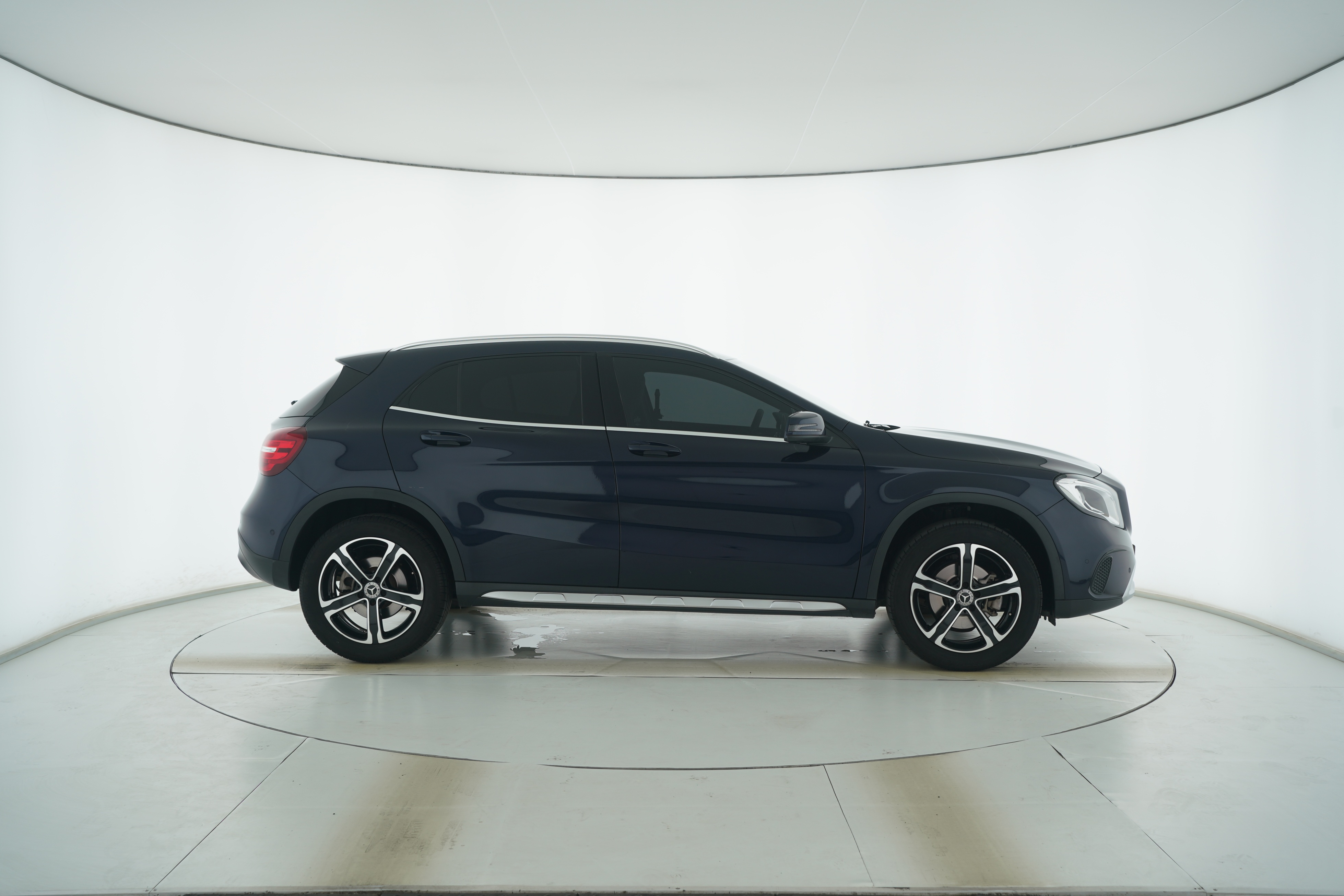 Mercedes Benz GLA 2018 — фото 8