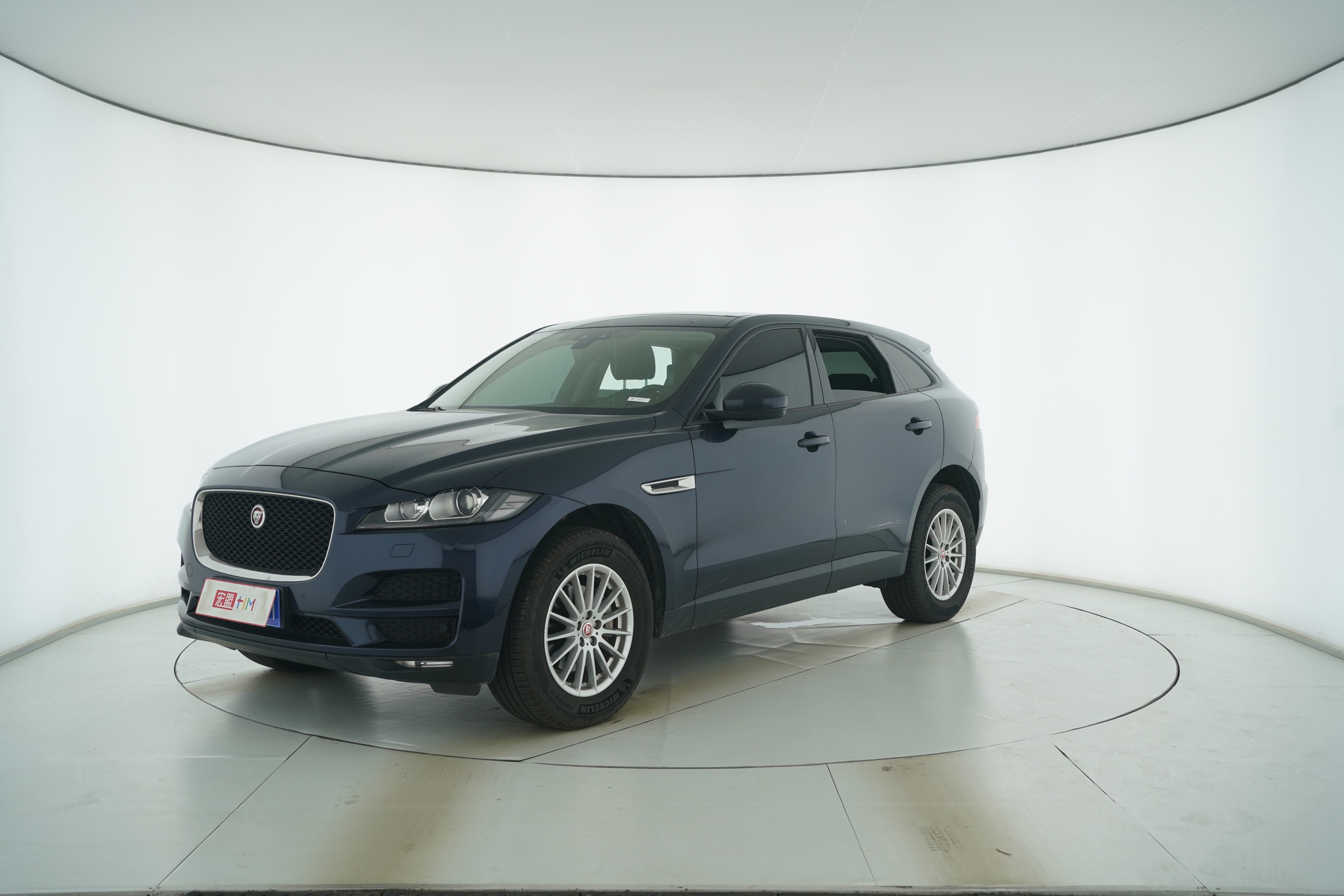 Jaguar F-PACE 2018 — фото 1