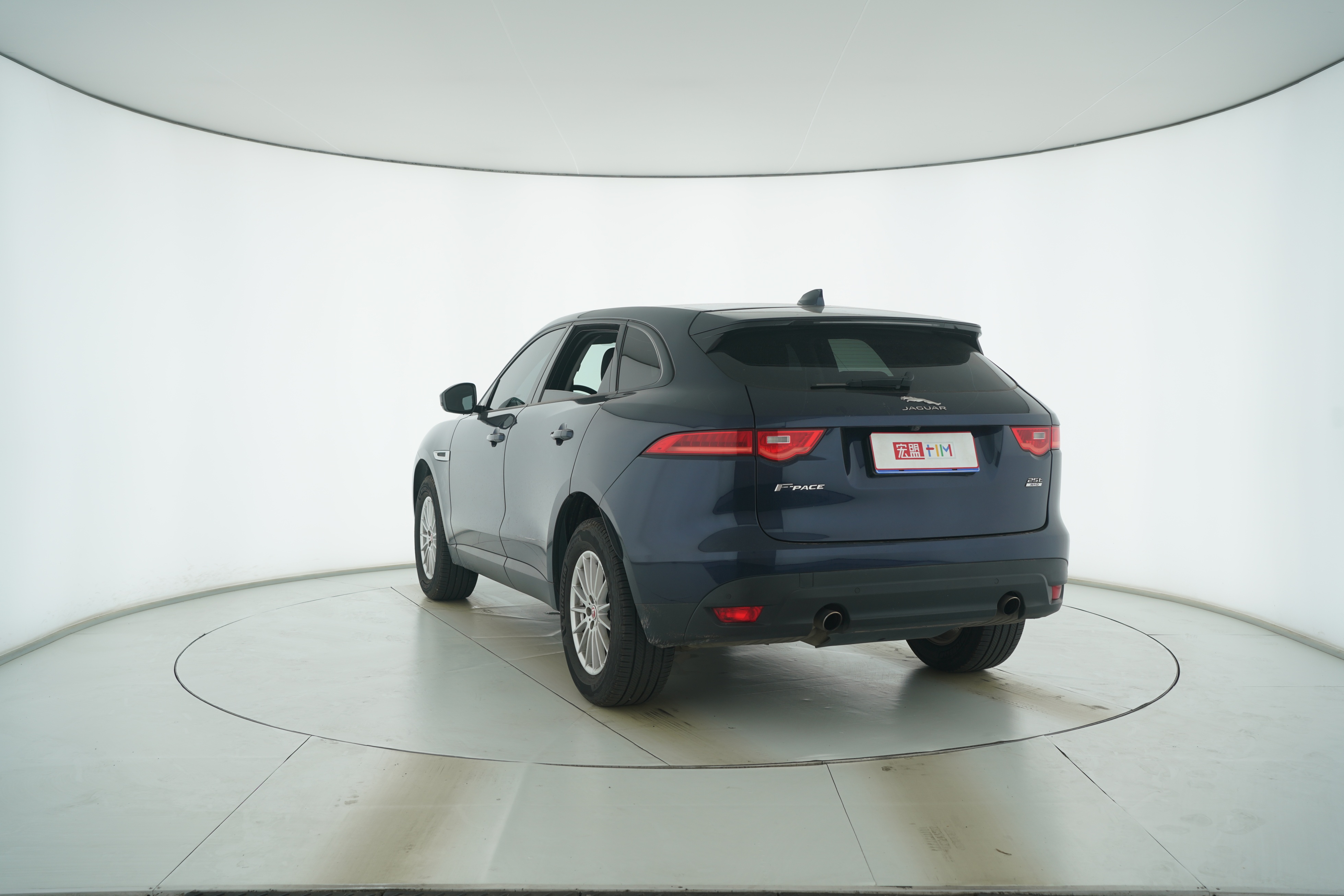 Jaguar F-PACE 2018 — фото 3