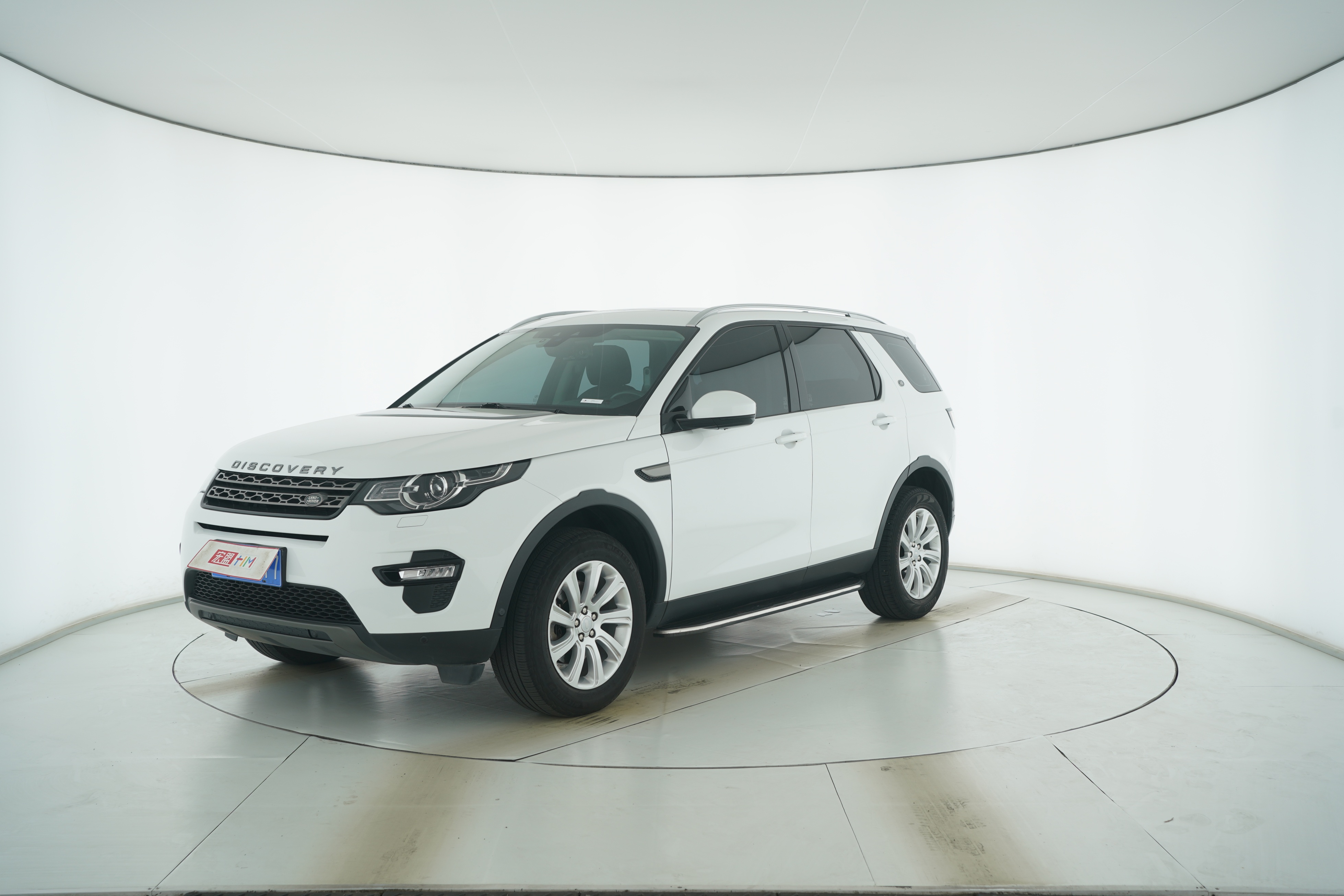 Land Rover Discover Divine Action 2018 — фото 1