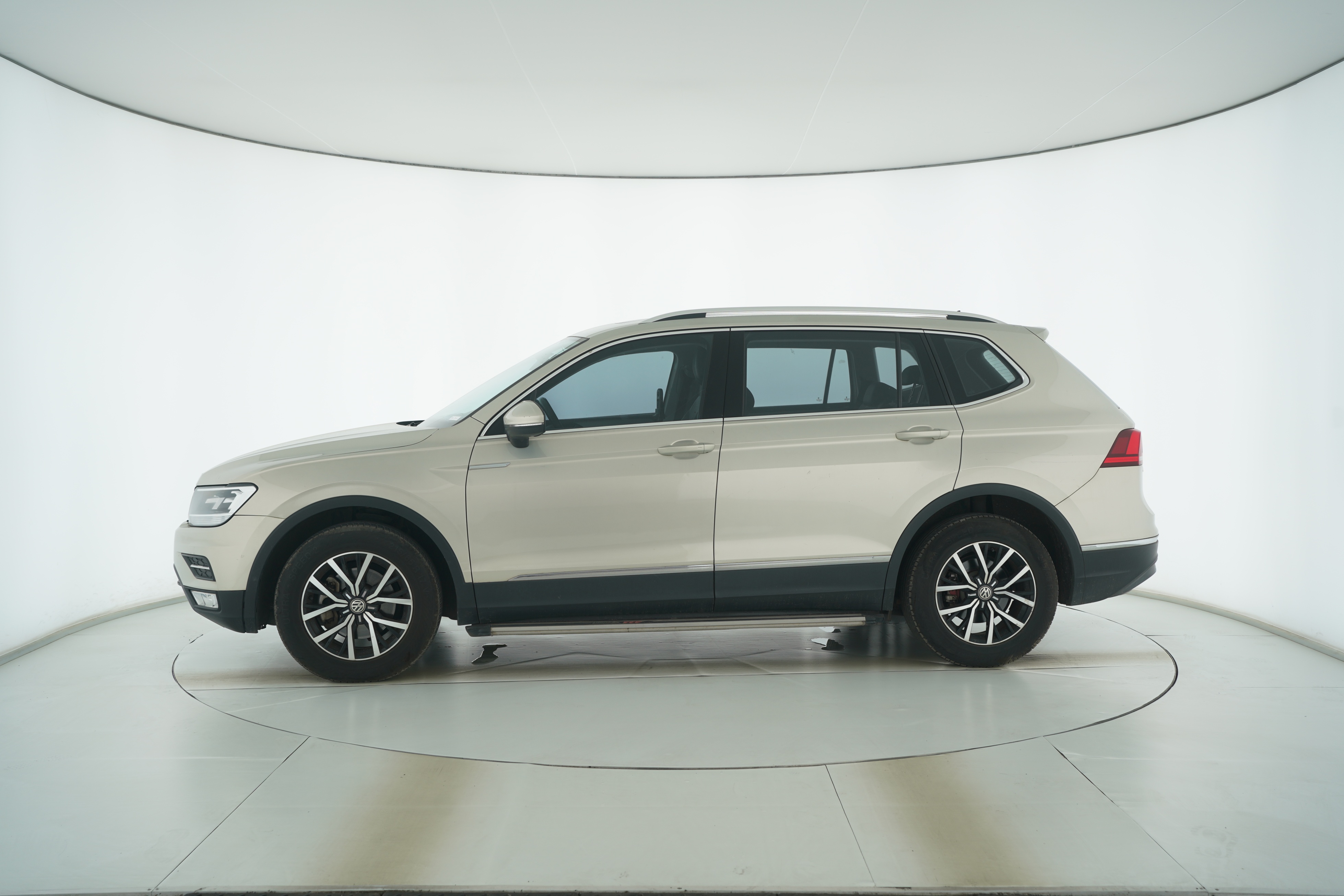 Volkswagen Tiguan L 2017 — фото 7