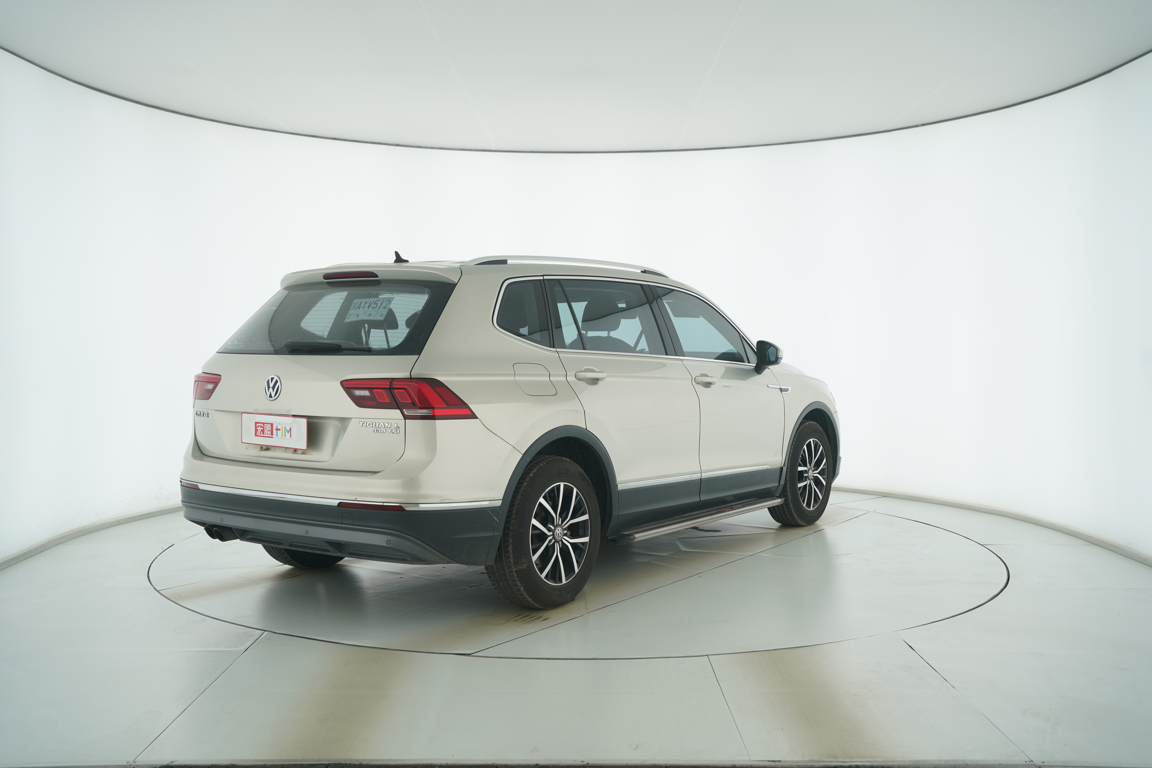 Volkswagen Tiguan L 2017 — фото 4