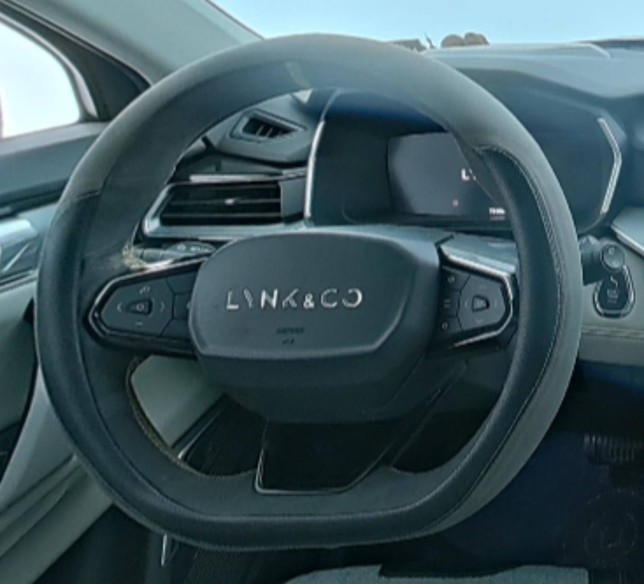 Lynk&co Lynk & Co 02 PHEV 2020 — фото 10