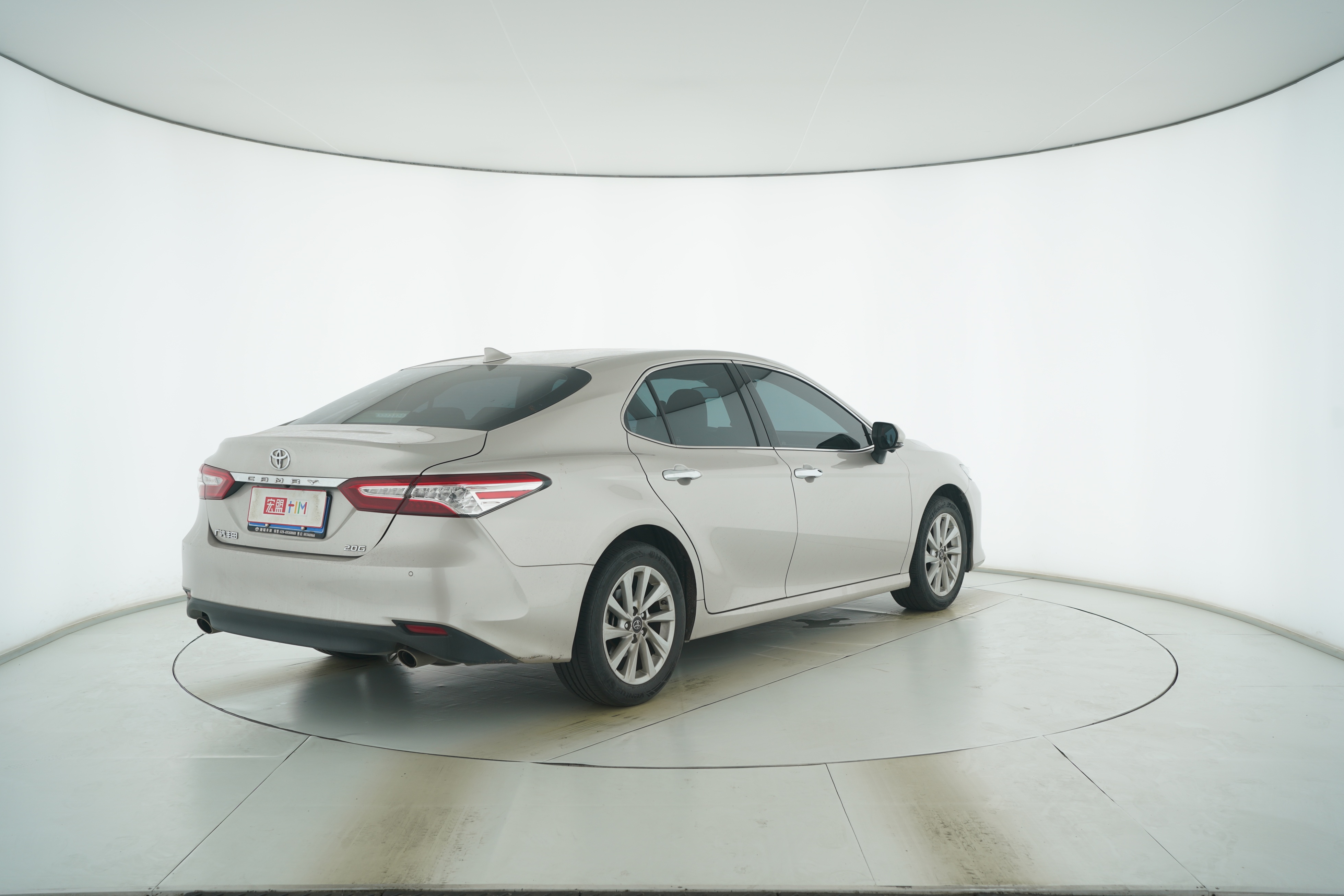 Toyota Camry 2021 — фото 4