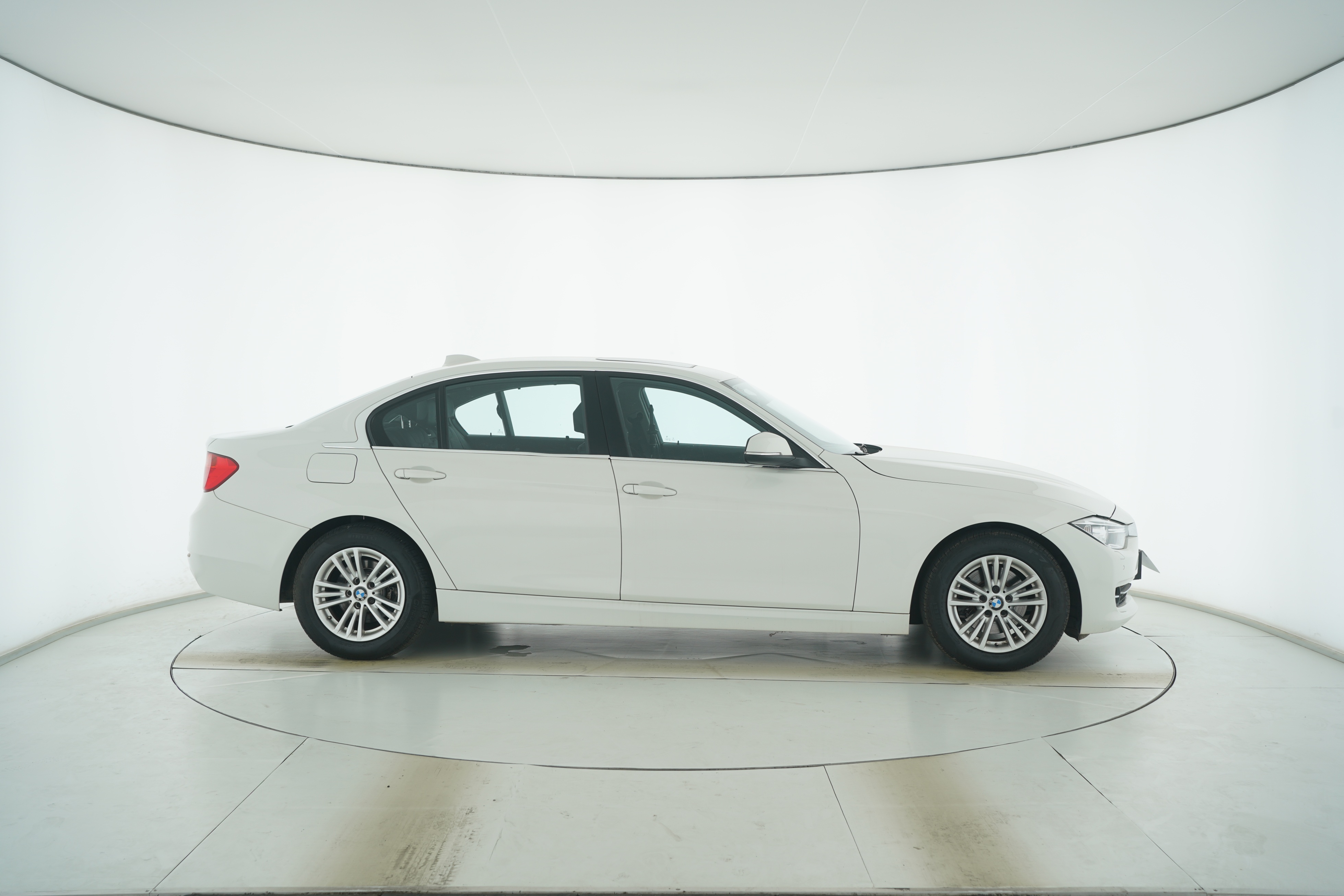 BMW 3 Series 2015 — фото 8