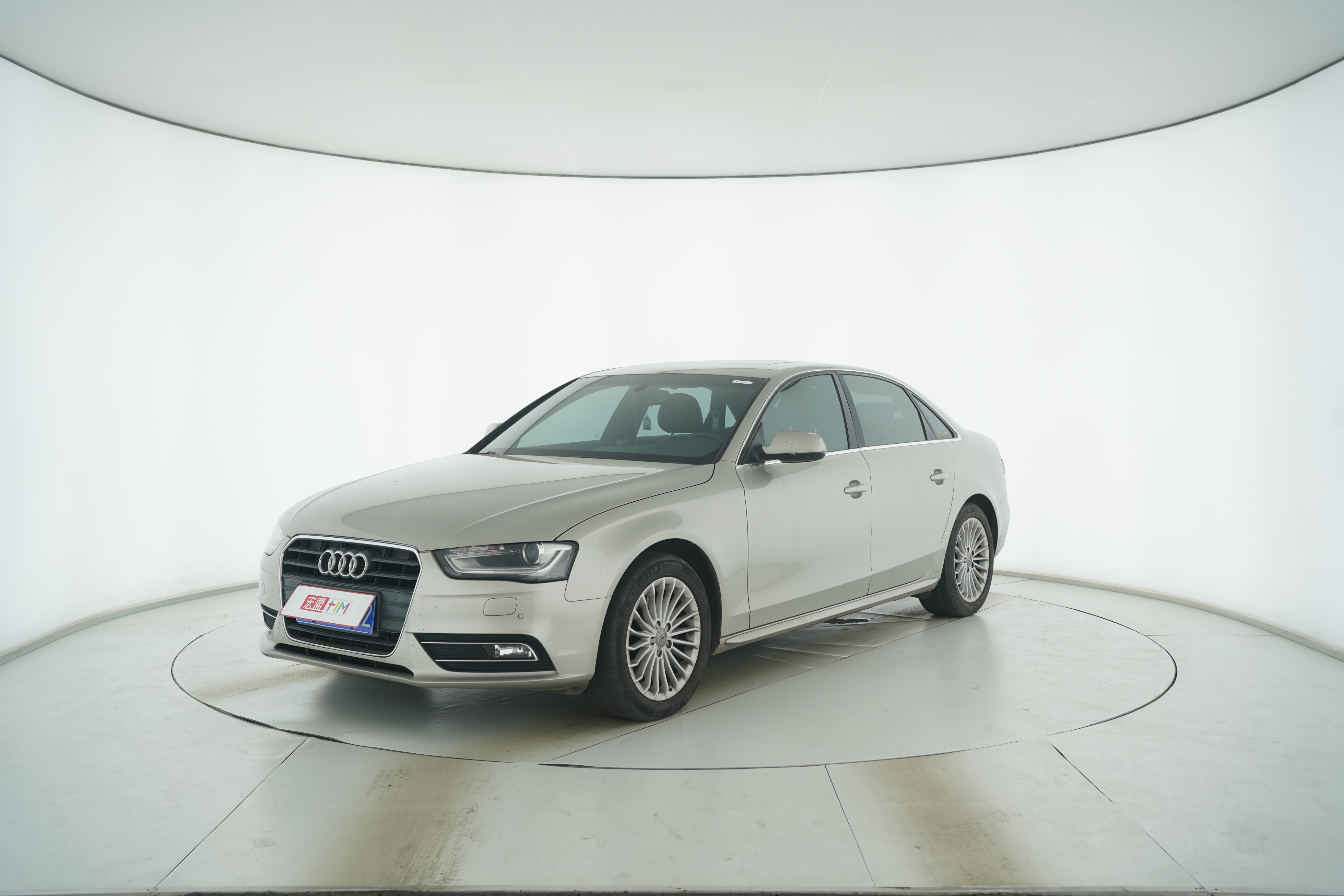 Audi A4L 2015 — фото 1