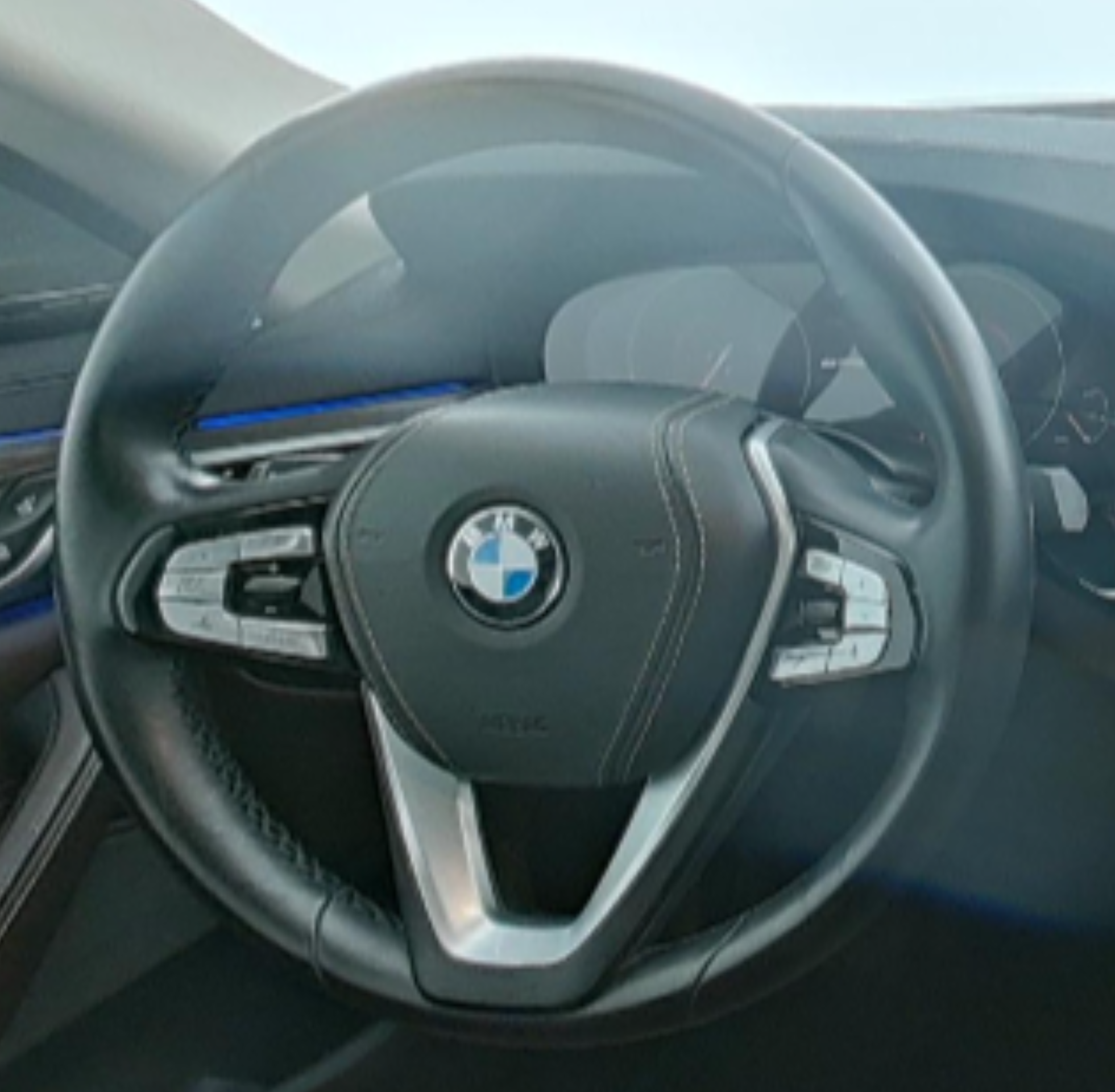 BMW 5 Series Hybrid 2019 — фото 10