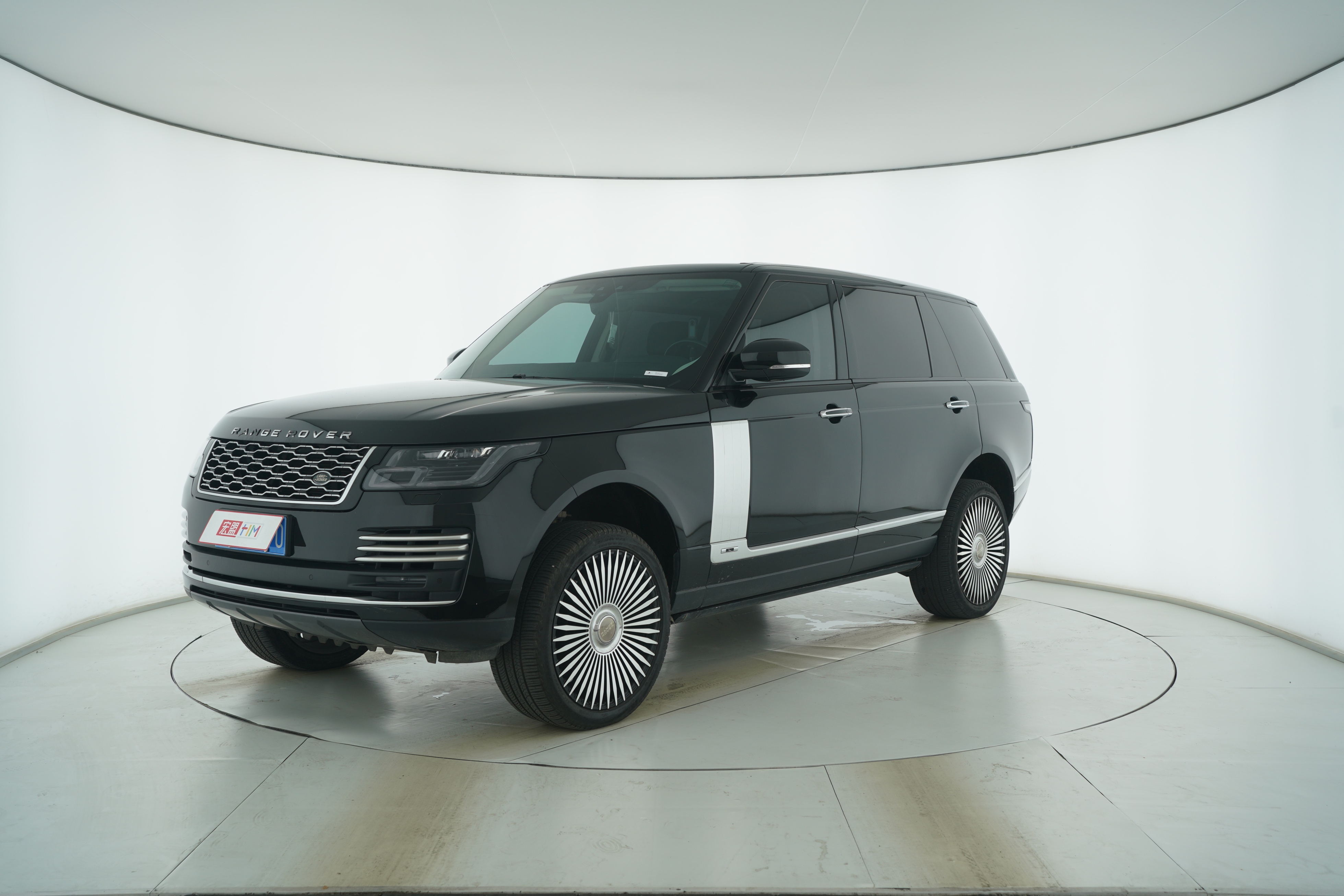 Land Rover Range Rover 2018 — фото 1