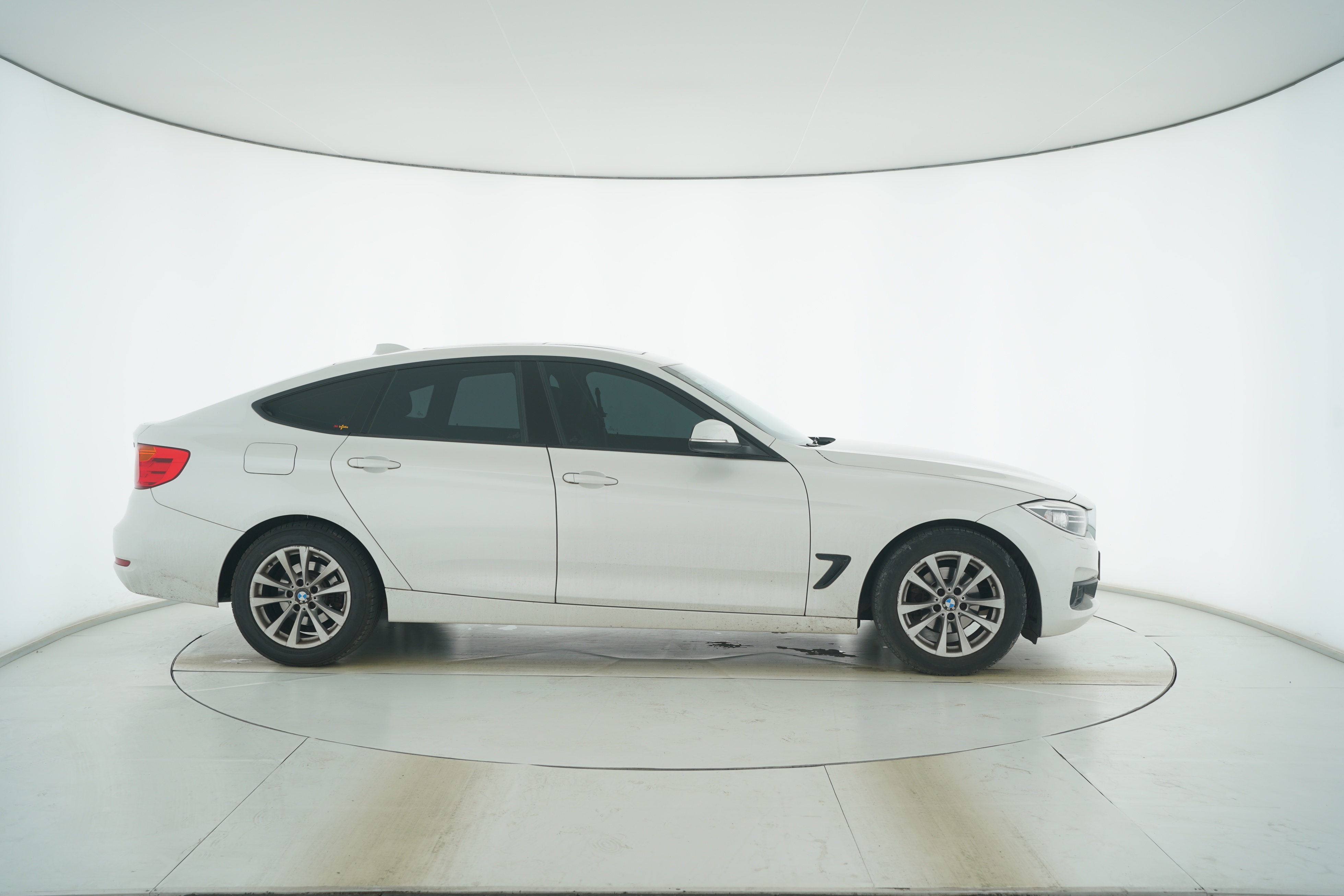 BMW 3 Series GT 2014 — фото 8