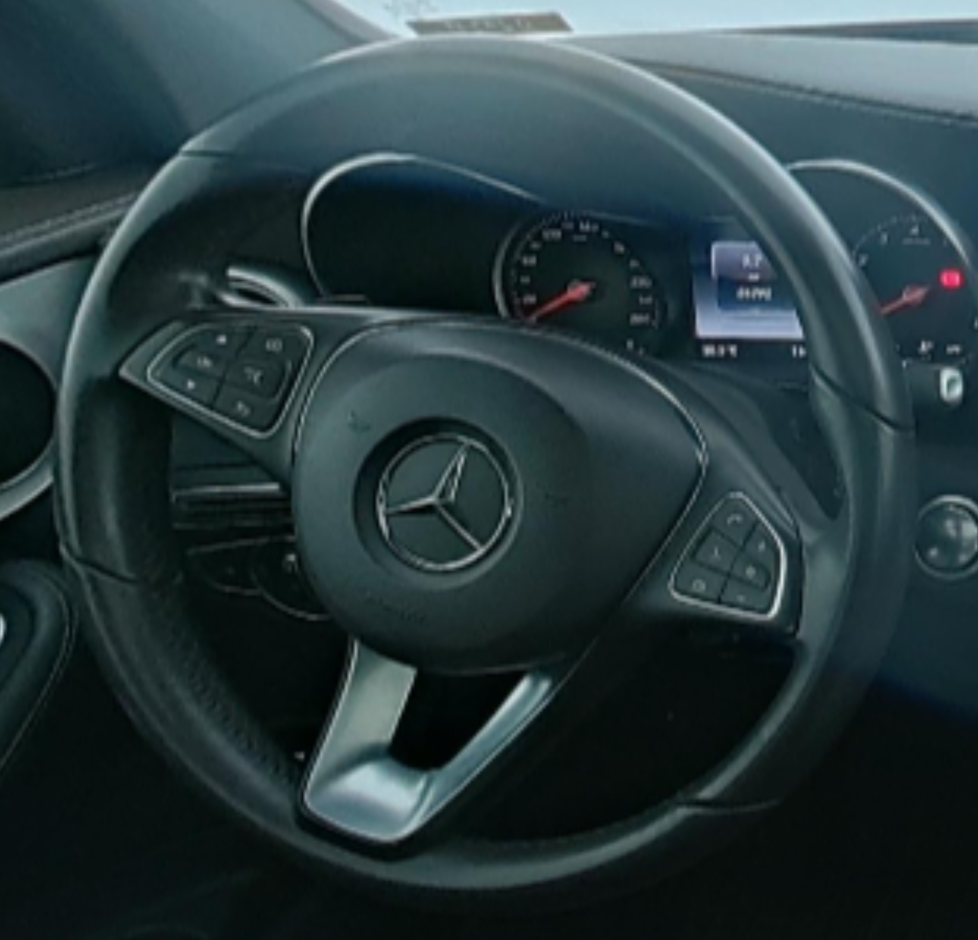 Mercedes Benz GLC 2019 — фото 10