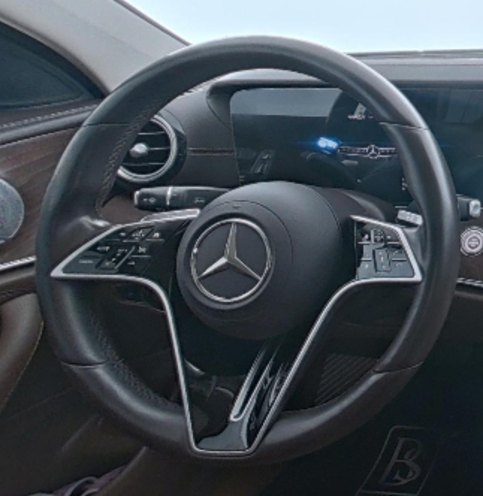 Mercedes Benz E-Class 2021 — фото 10