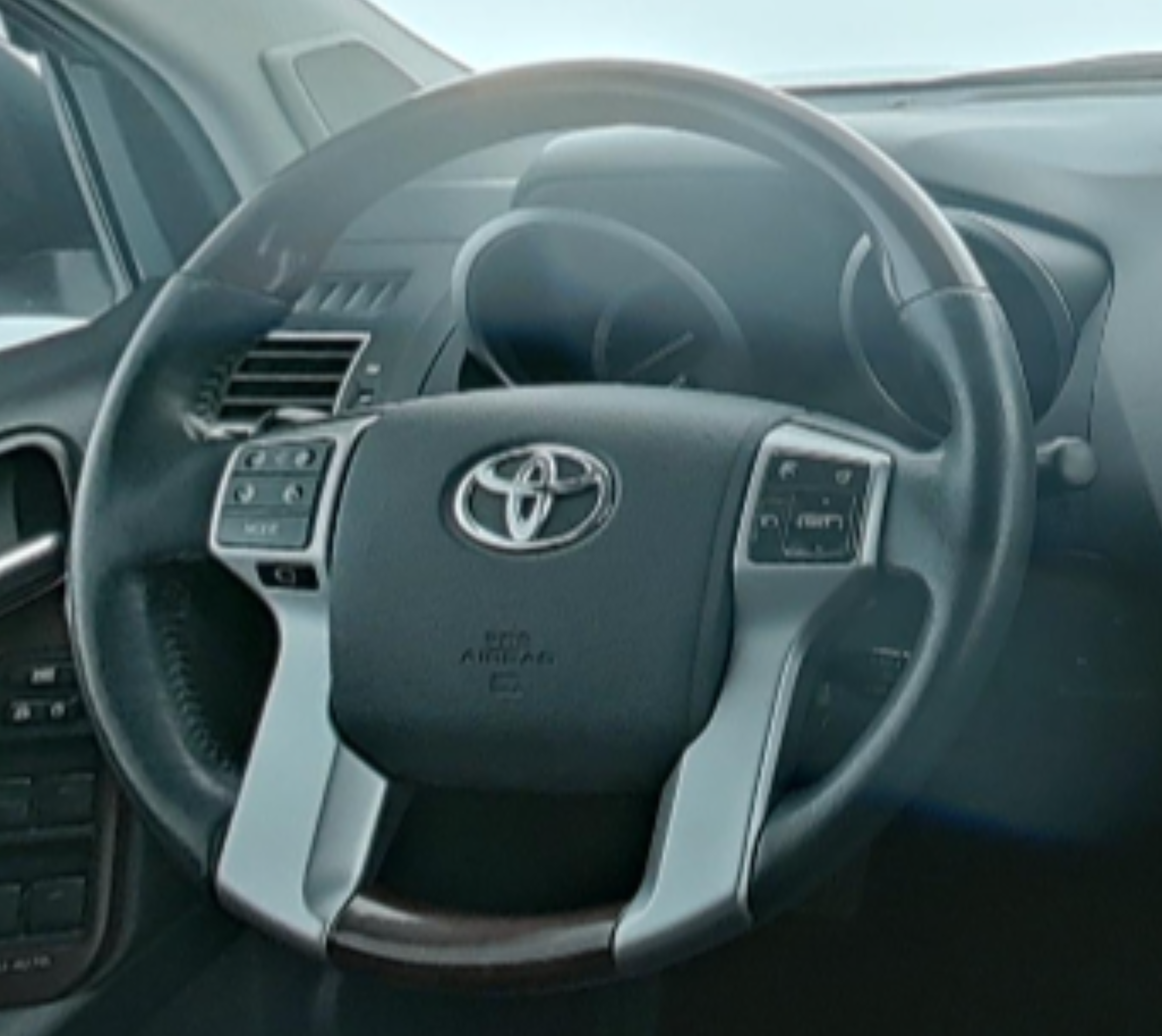 Toyota Prado 2014 — фото 10