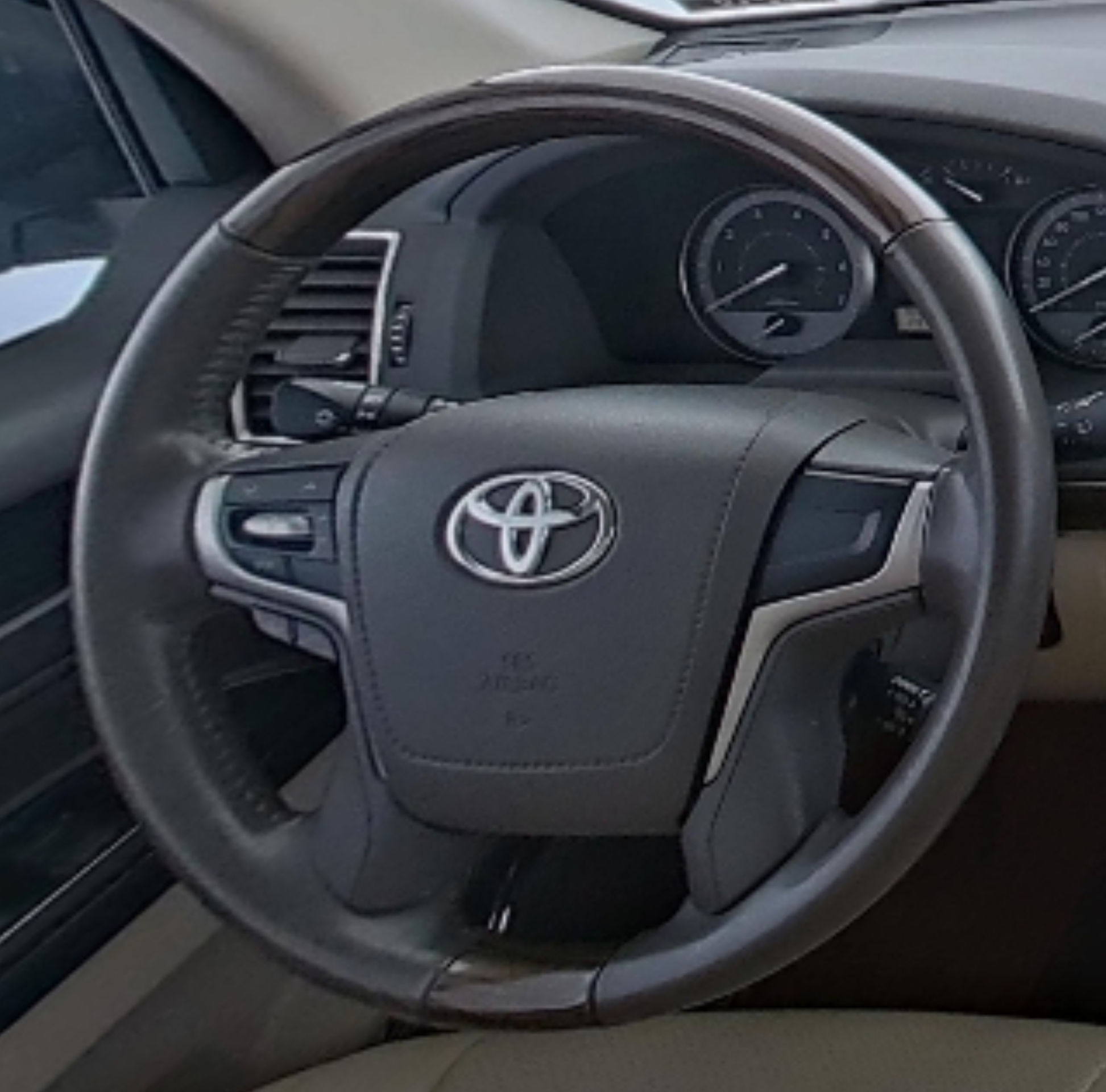 Toyota Land Cruiser (Imported) 2017 — фото 10