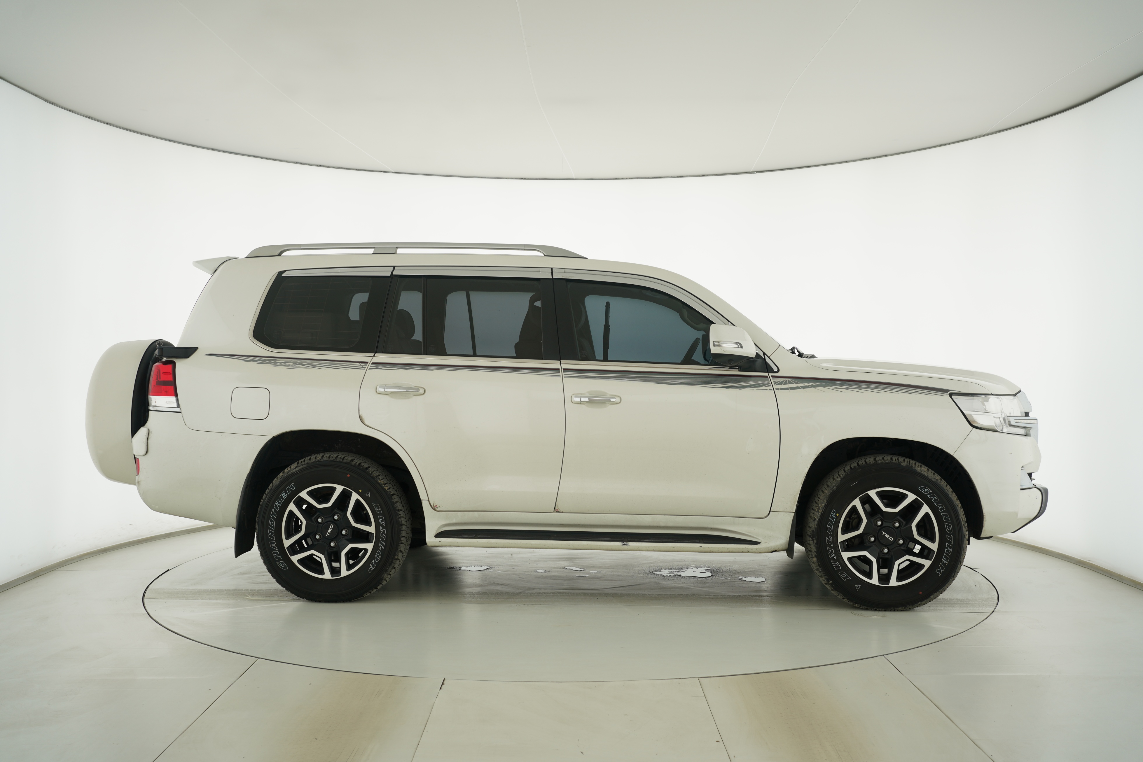 Toyota Land Cruiser (Imported) 2017 — фото 8