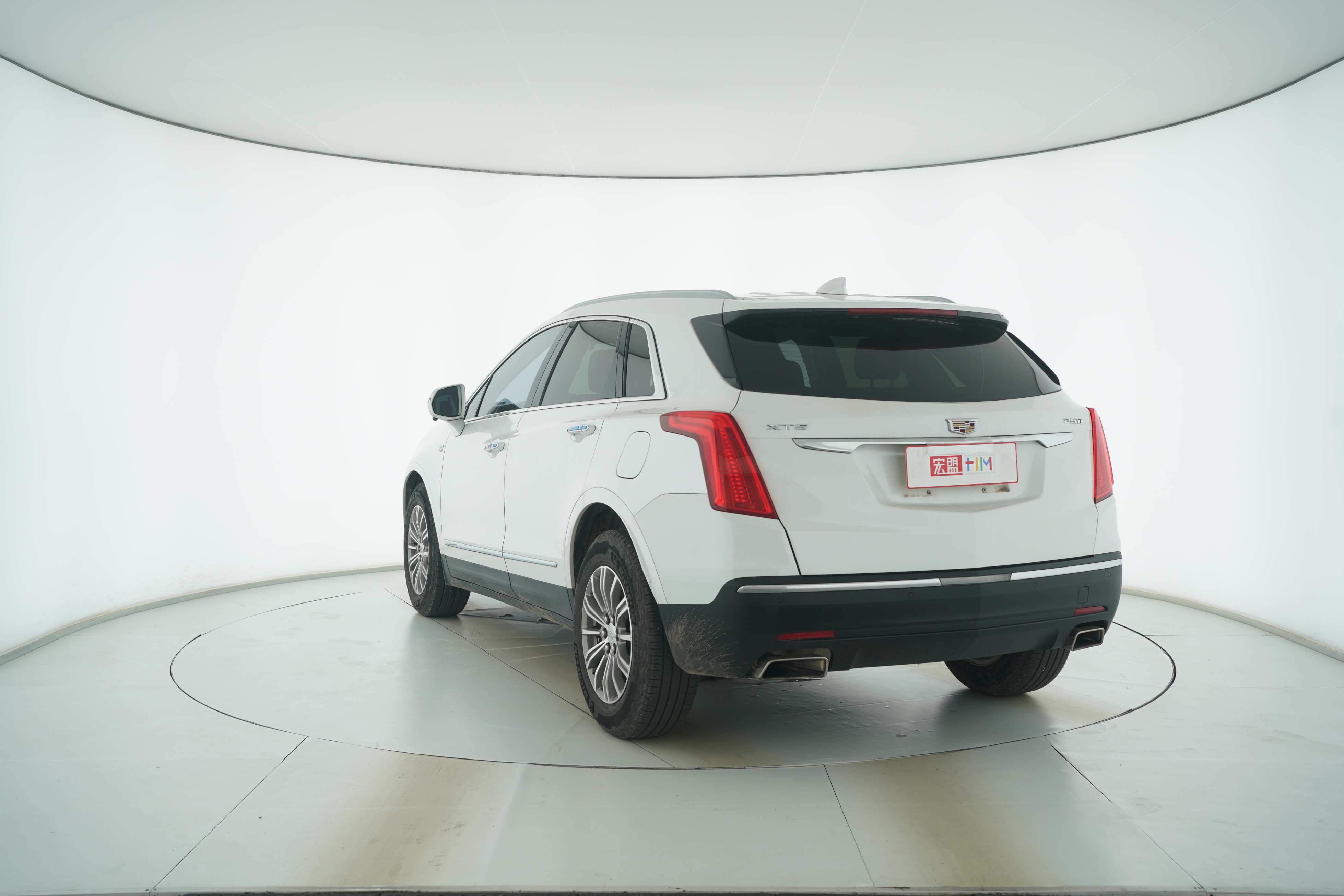 Cadillac XT5 2017 — фото 3