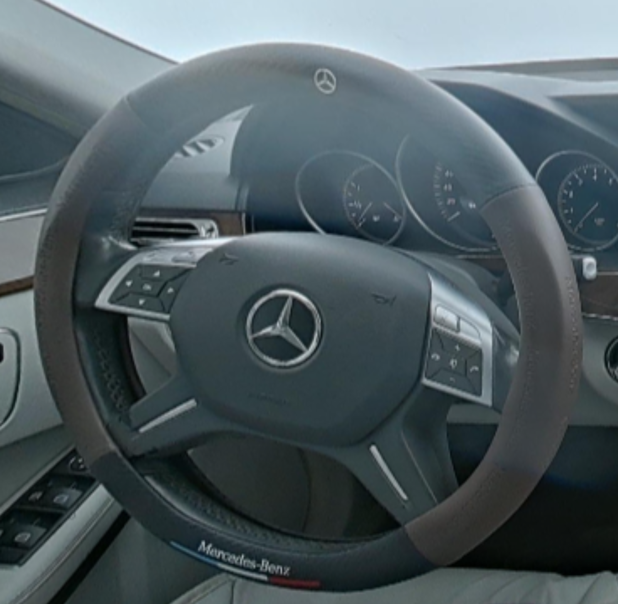 Mercedes Benz E-Class 2014 — фото 10