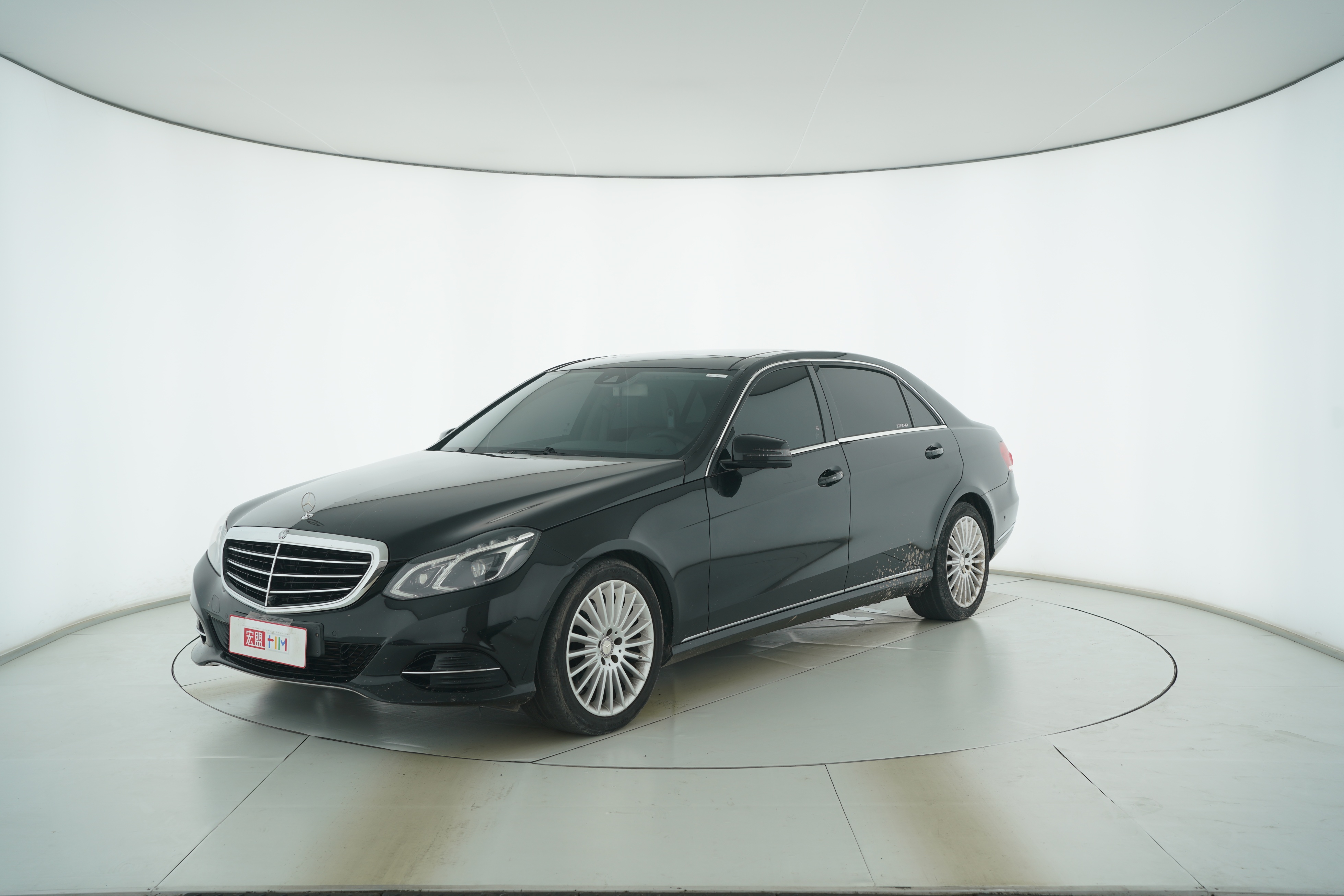 Mercedes Benz E-Class 2014 — фото 1