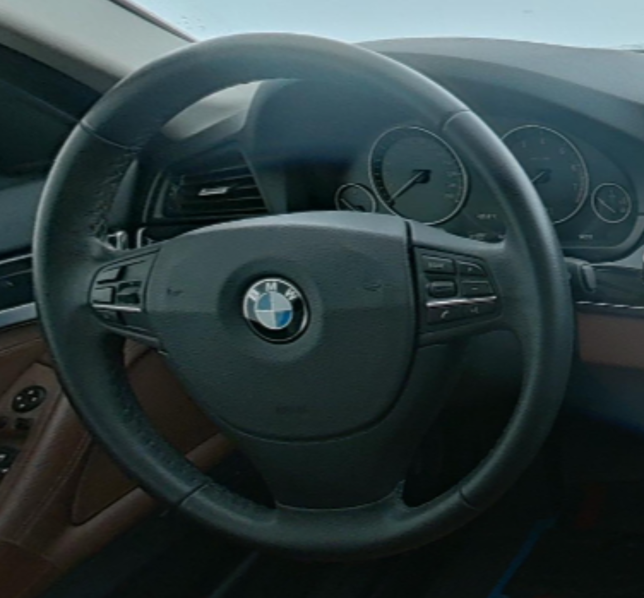 BMW 5 Series 2014 — фото 10