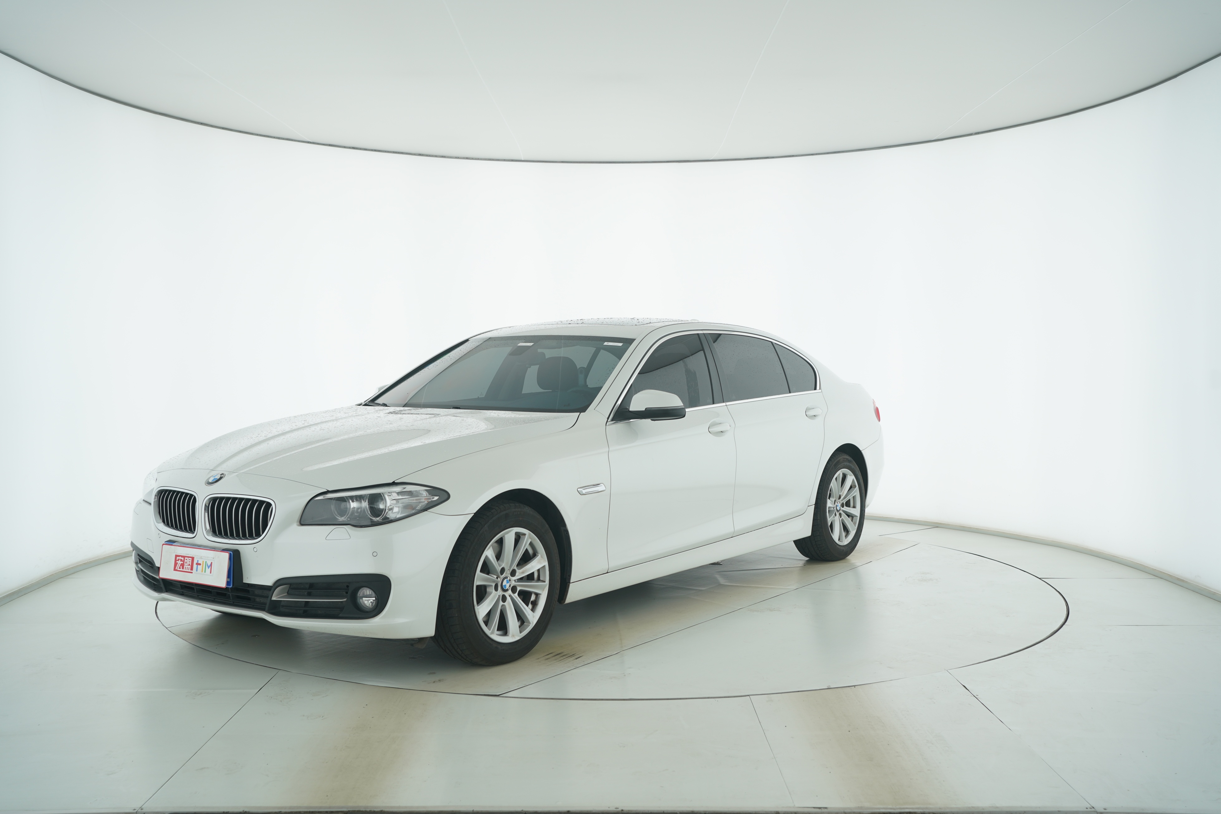 BMW 5 Series 2014 — фото 1