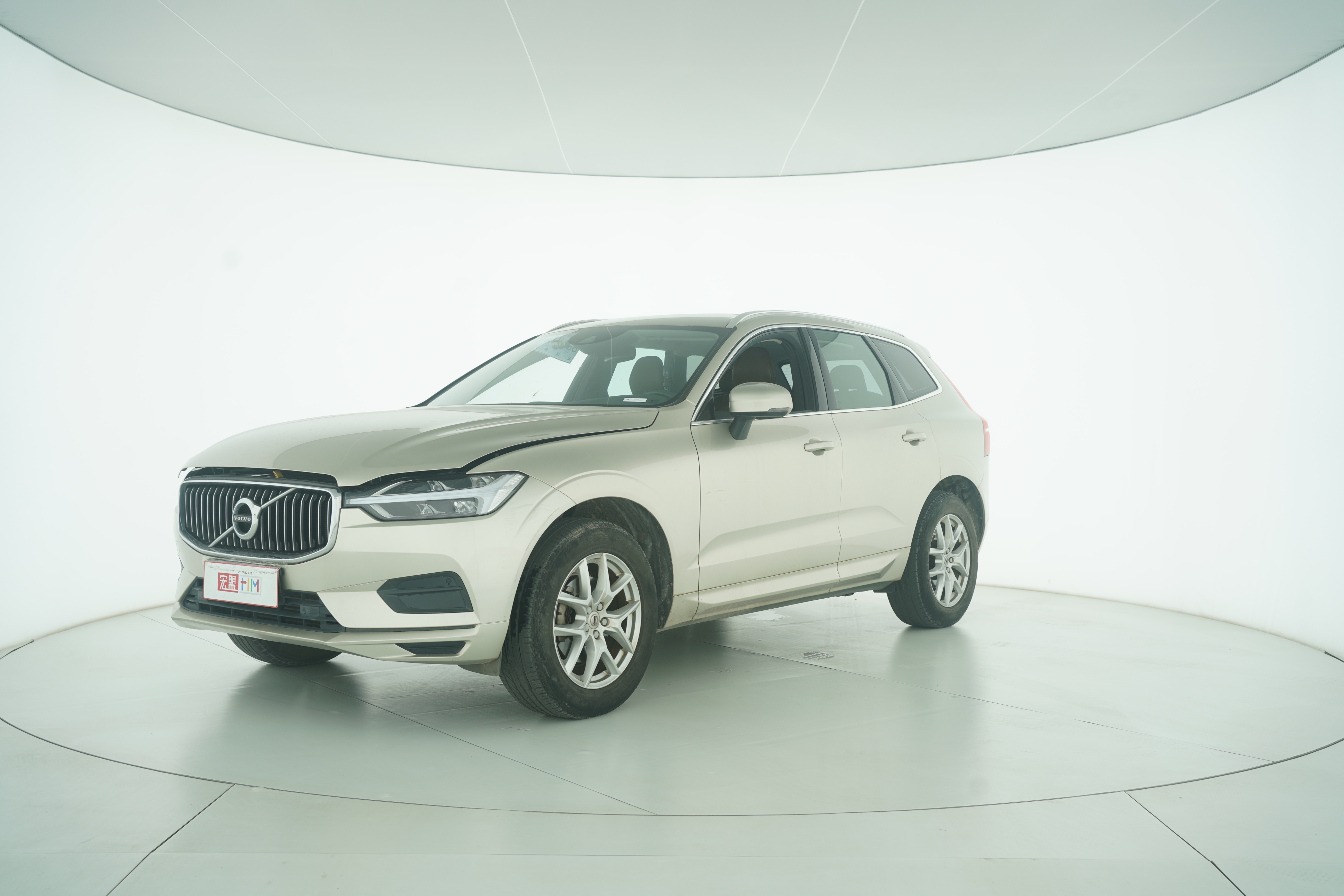 VOLVO XC60 2018 — фото 1