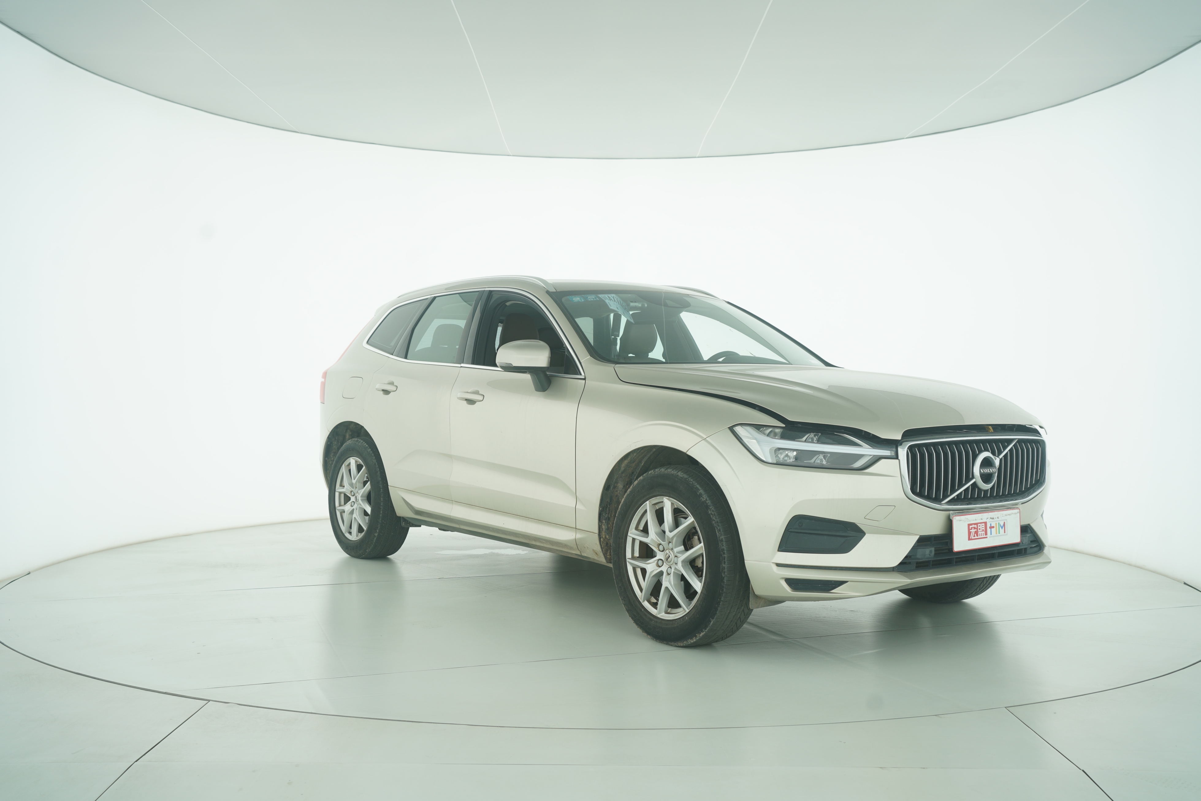 VOLVO XC60 2018 — фото 2