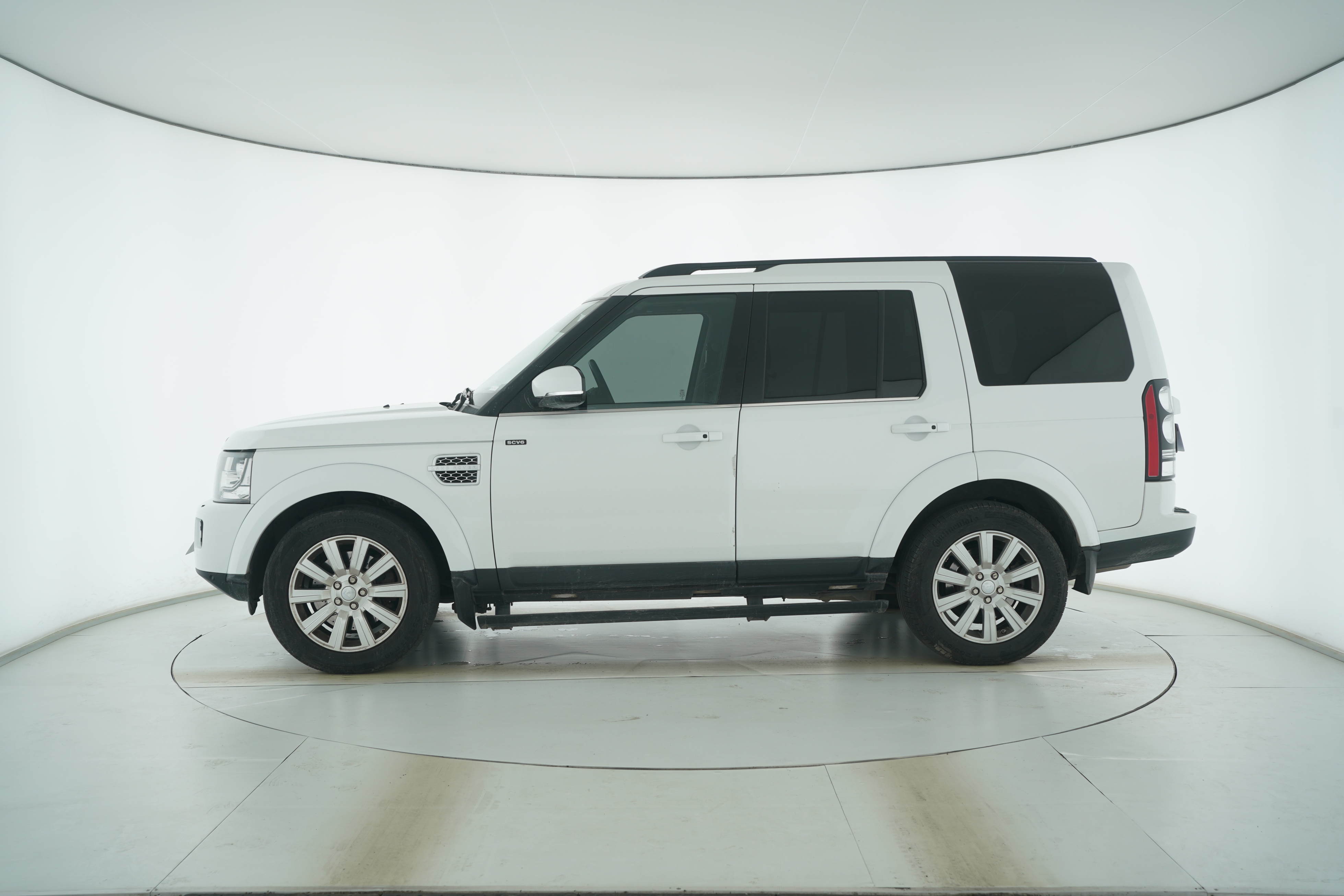 Land Rover Discovery 2016 — фото 7