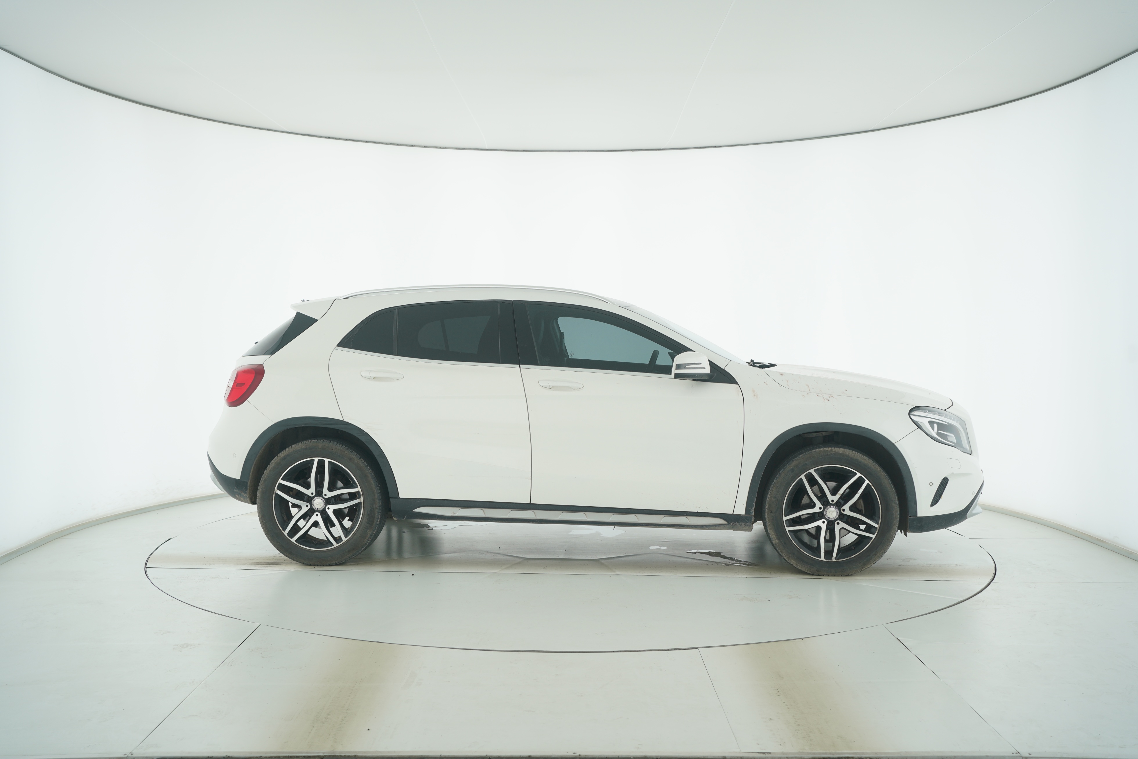 Mercedes Benz GLA 2016 — фото 8