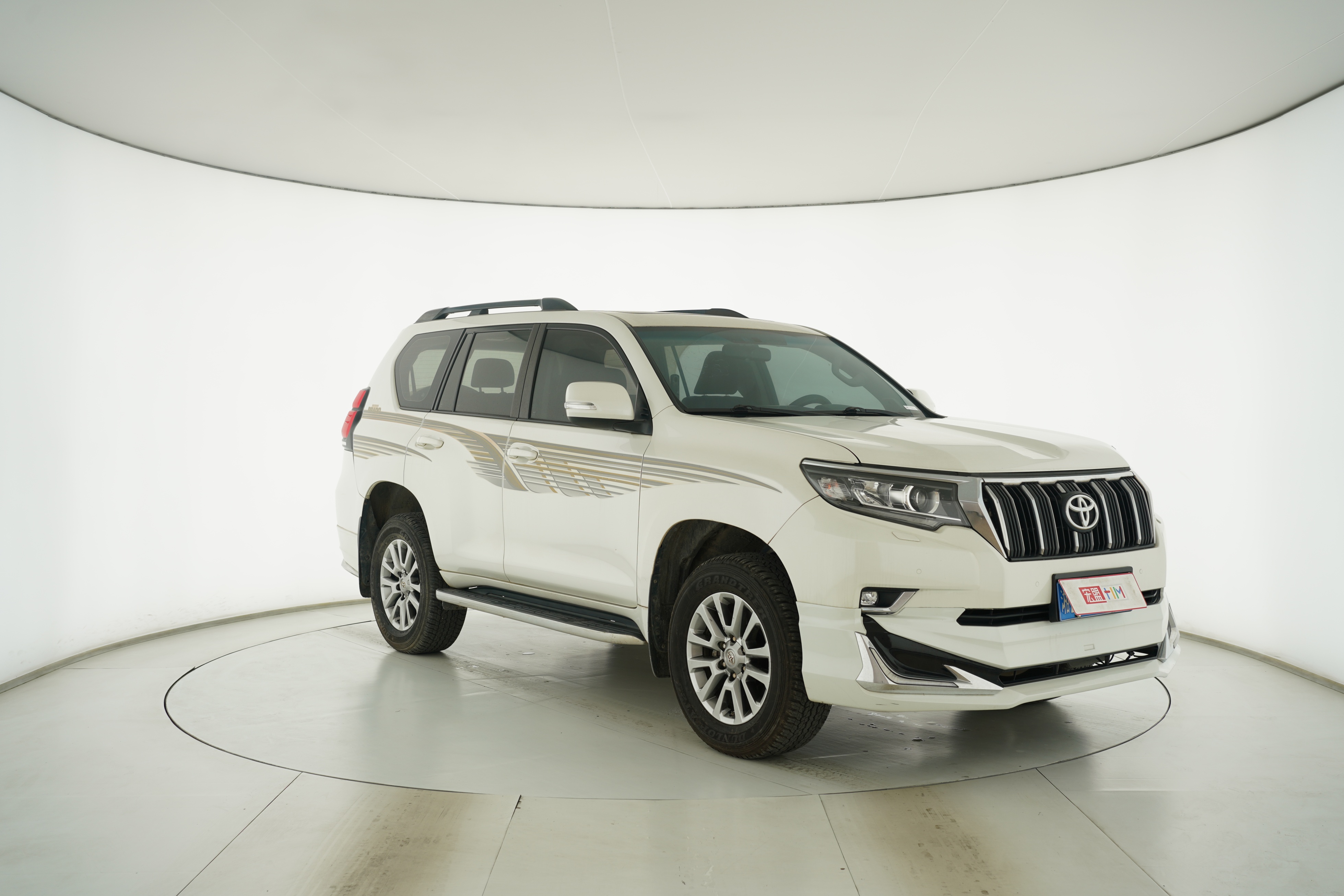 Toyota Prado 2019 — фото 2