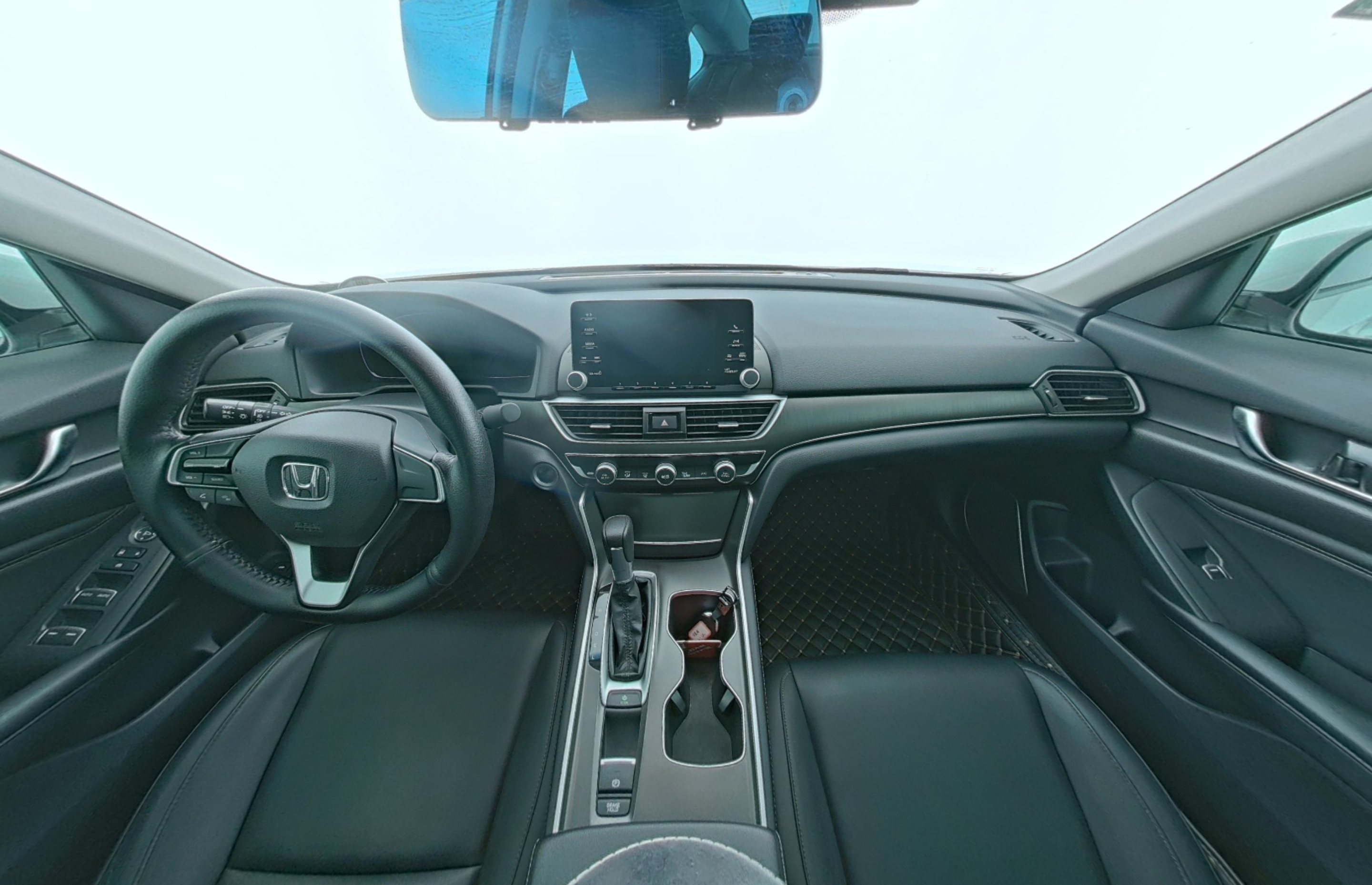 Honda Accord 2018 — фото 9