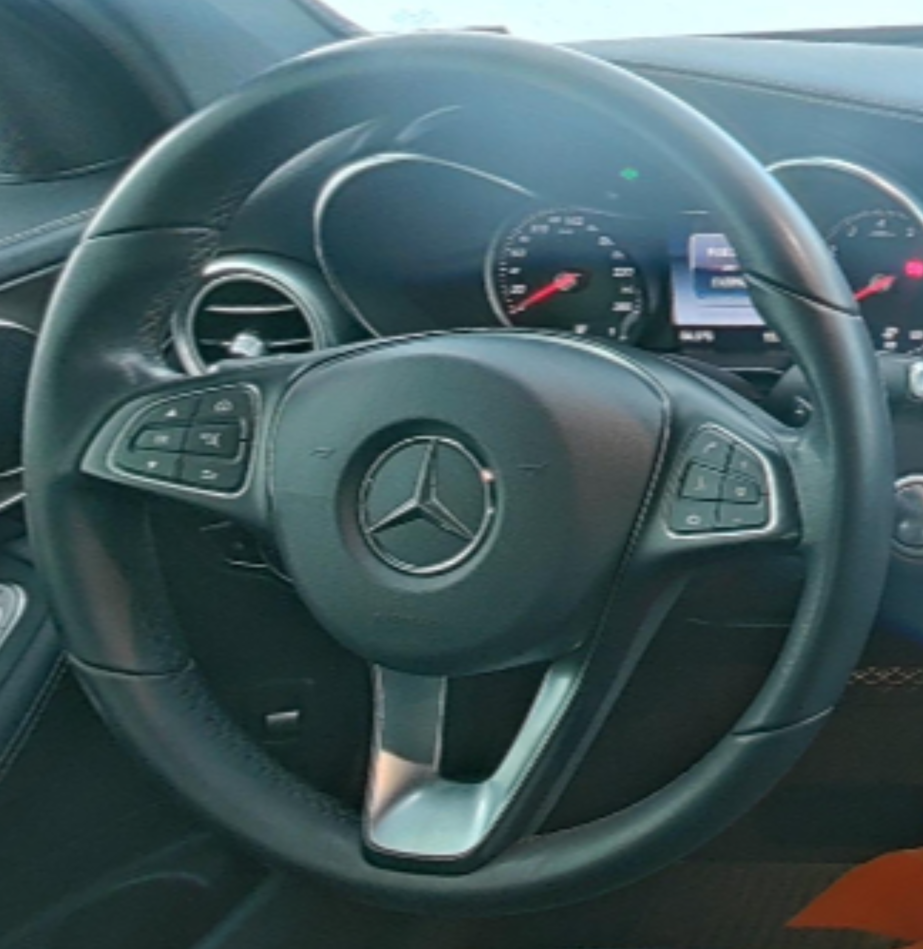 Mercedes Benz GLC 2019 — фото 10