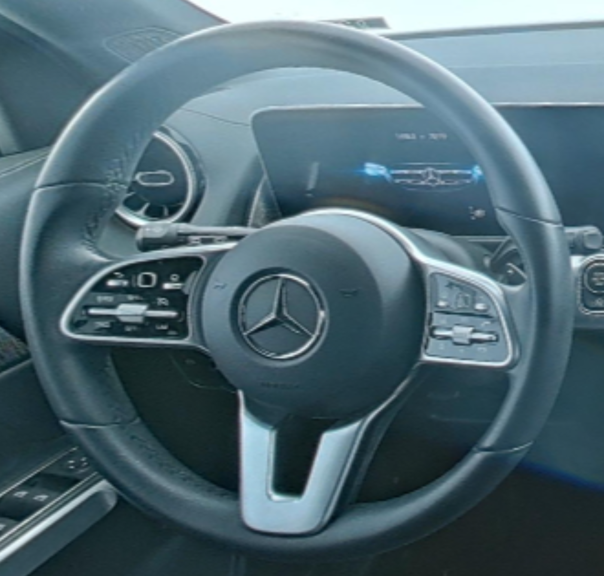 Mercedes Benz GLB 2021 — фото 10