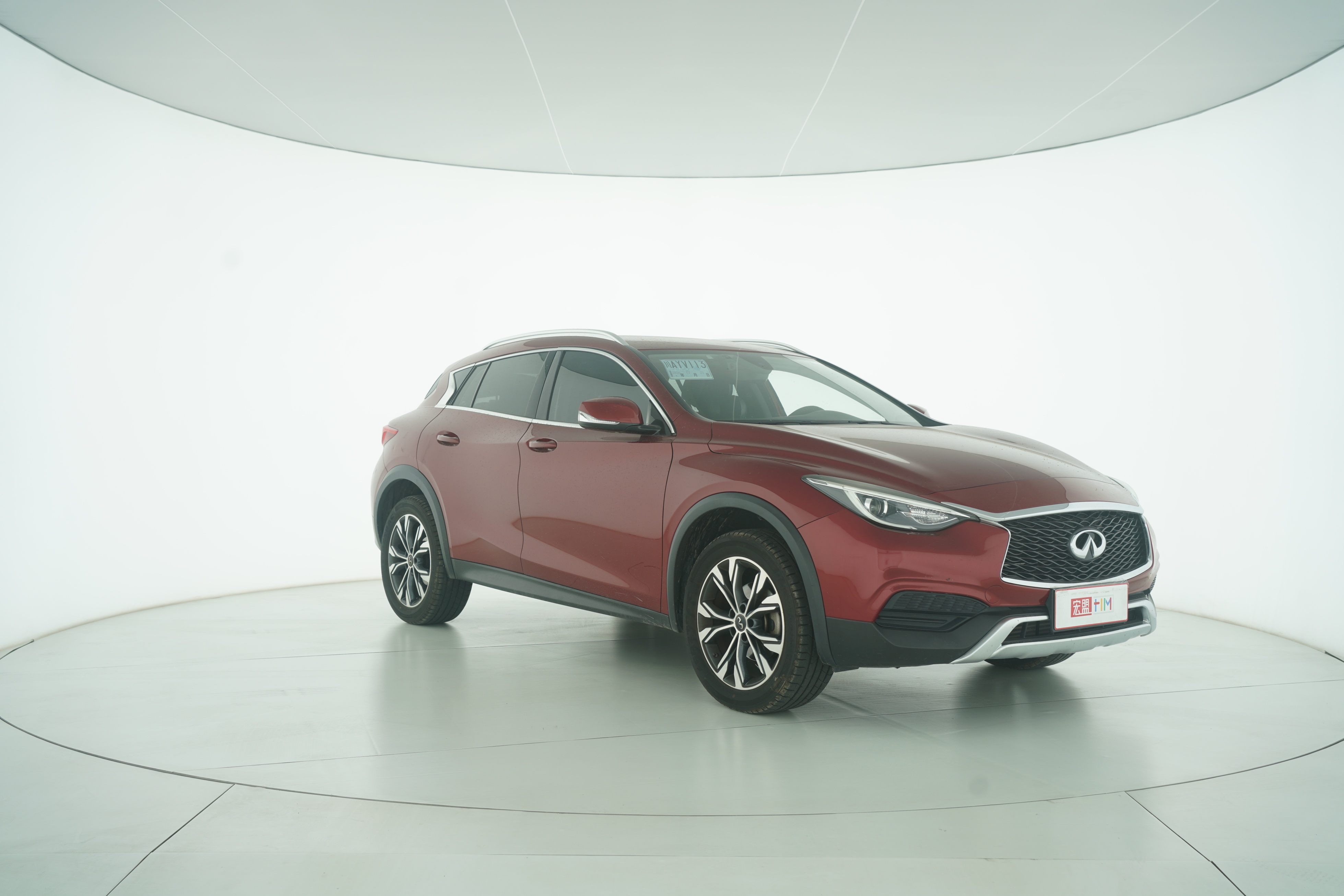 Infiniti QX30 2018 — фото 2