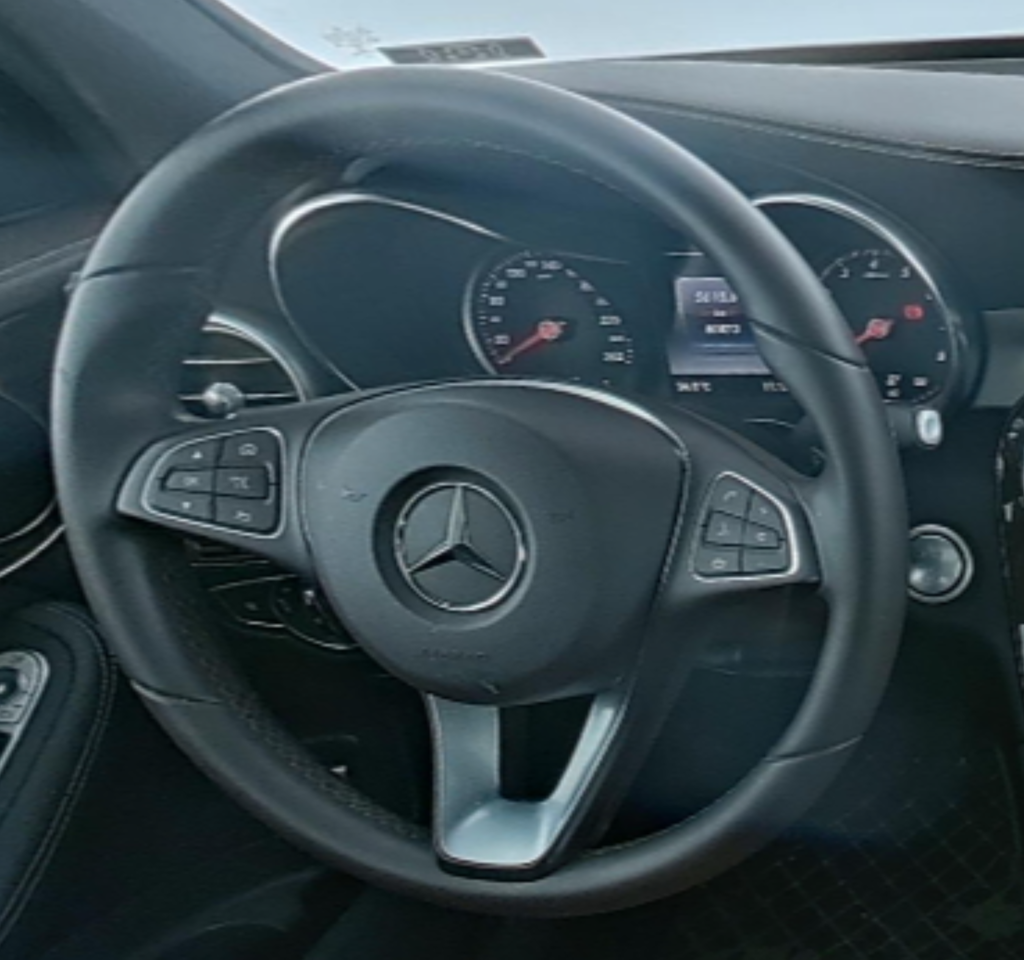Mercedes Benz GLC 2019 — фото 10