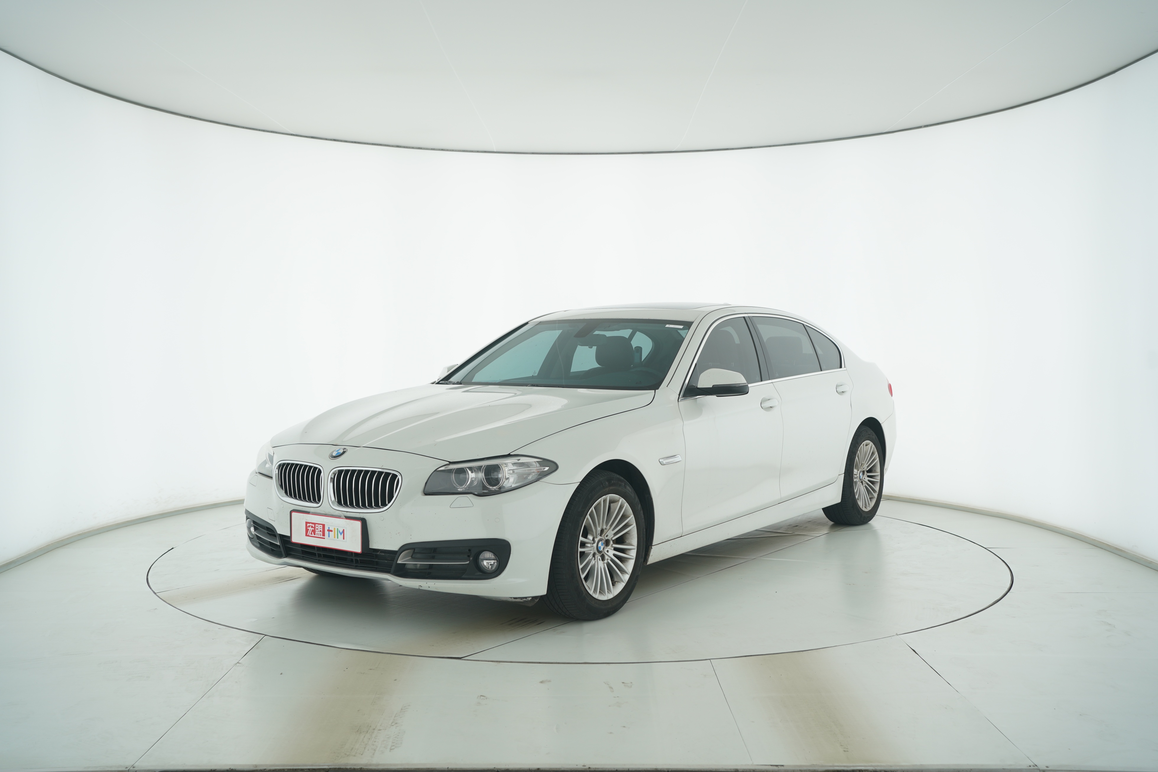 BMW 5 Series 2014 — фото 1