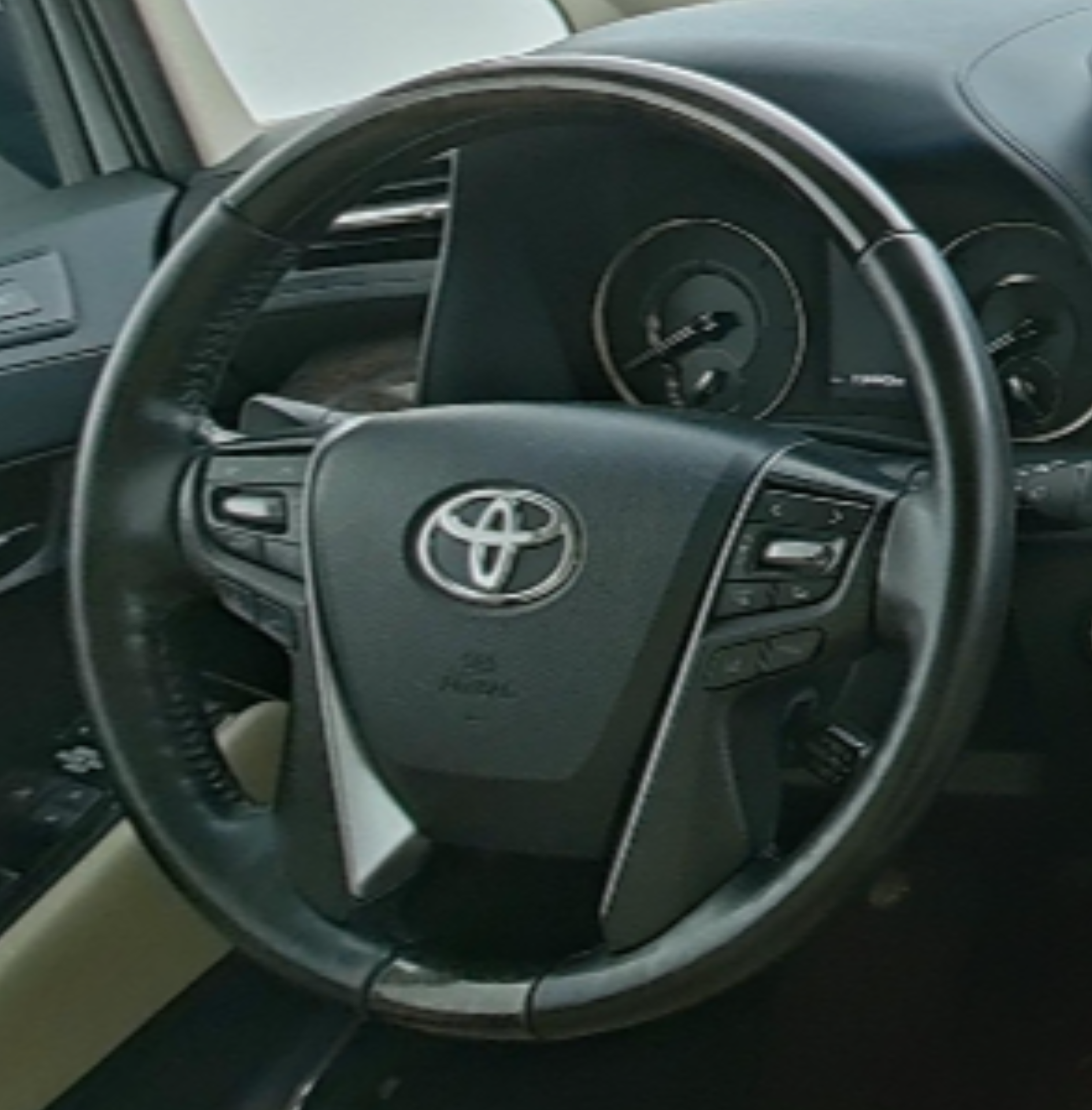 Toyota Elfa 2019 — фото 10