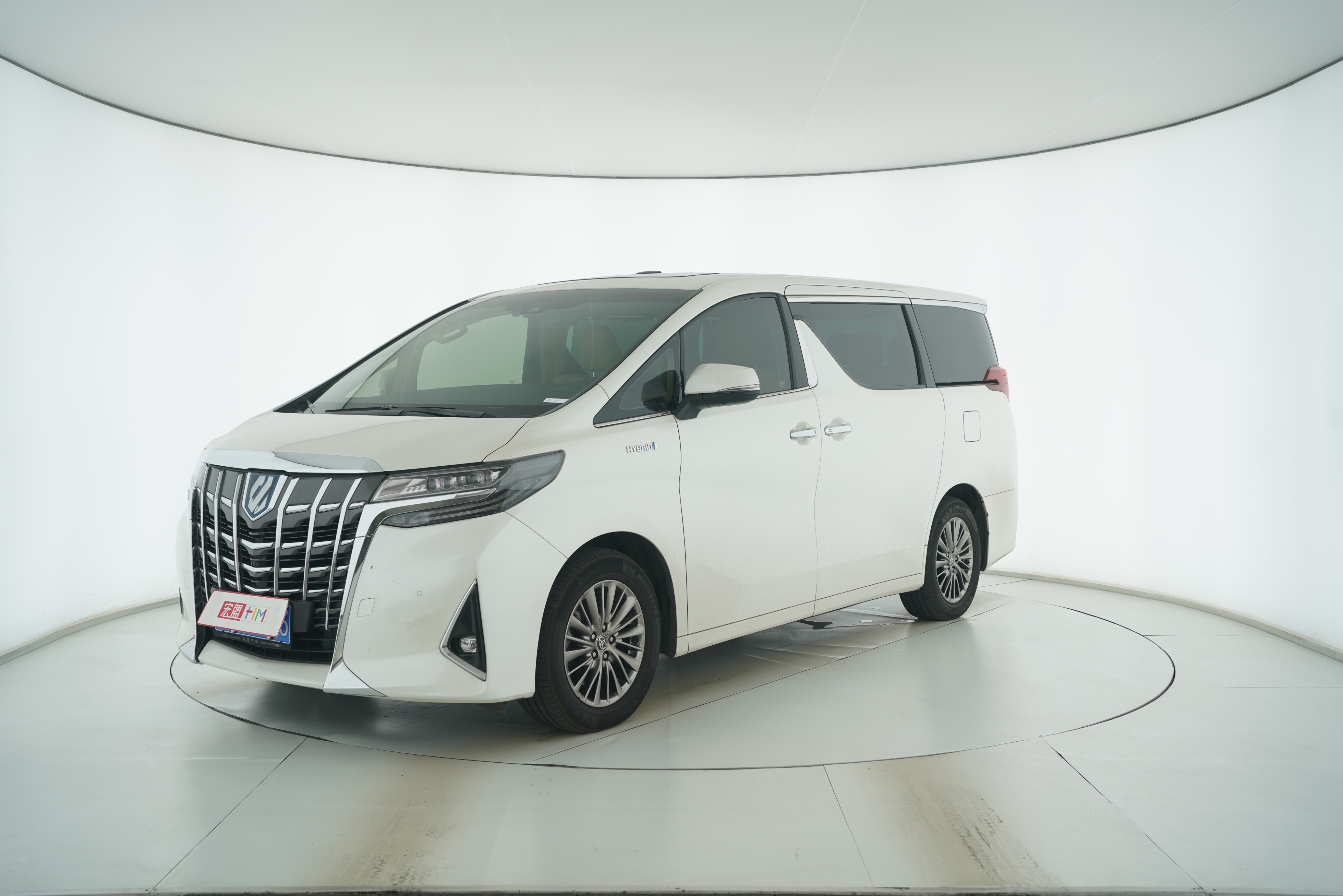 Toyota Elfa 2019 — фото 1