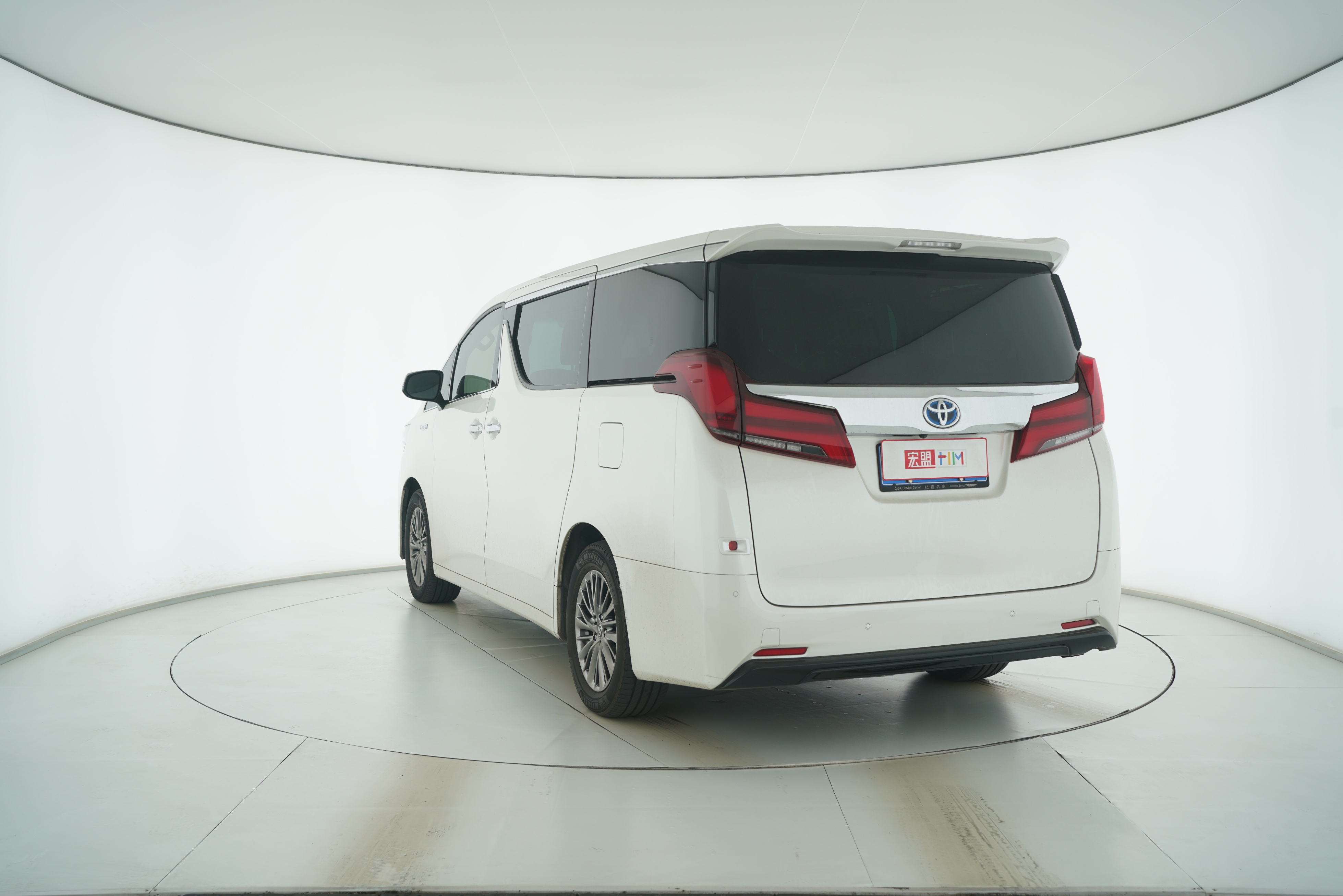 Toyota Elfa 2019 — фото 3