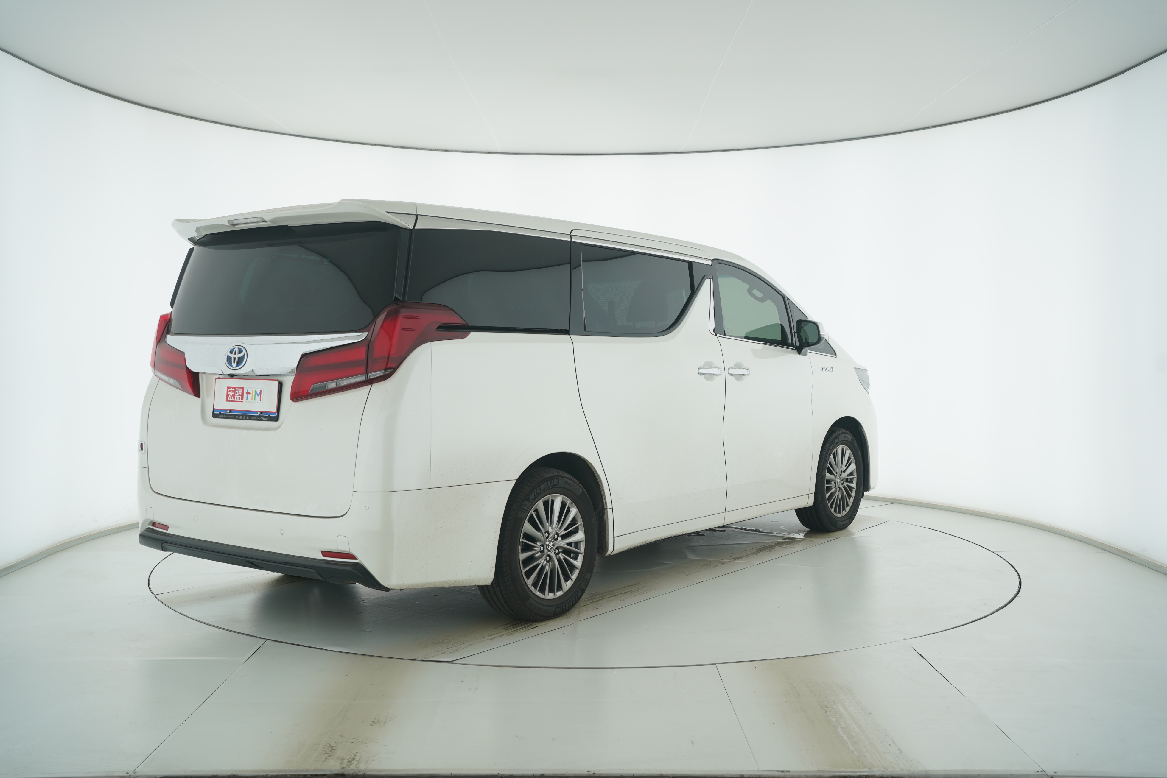 Toyota Elfa 2019 — фото 4