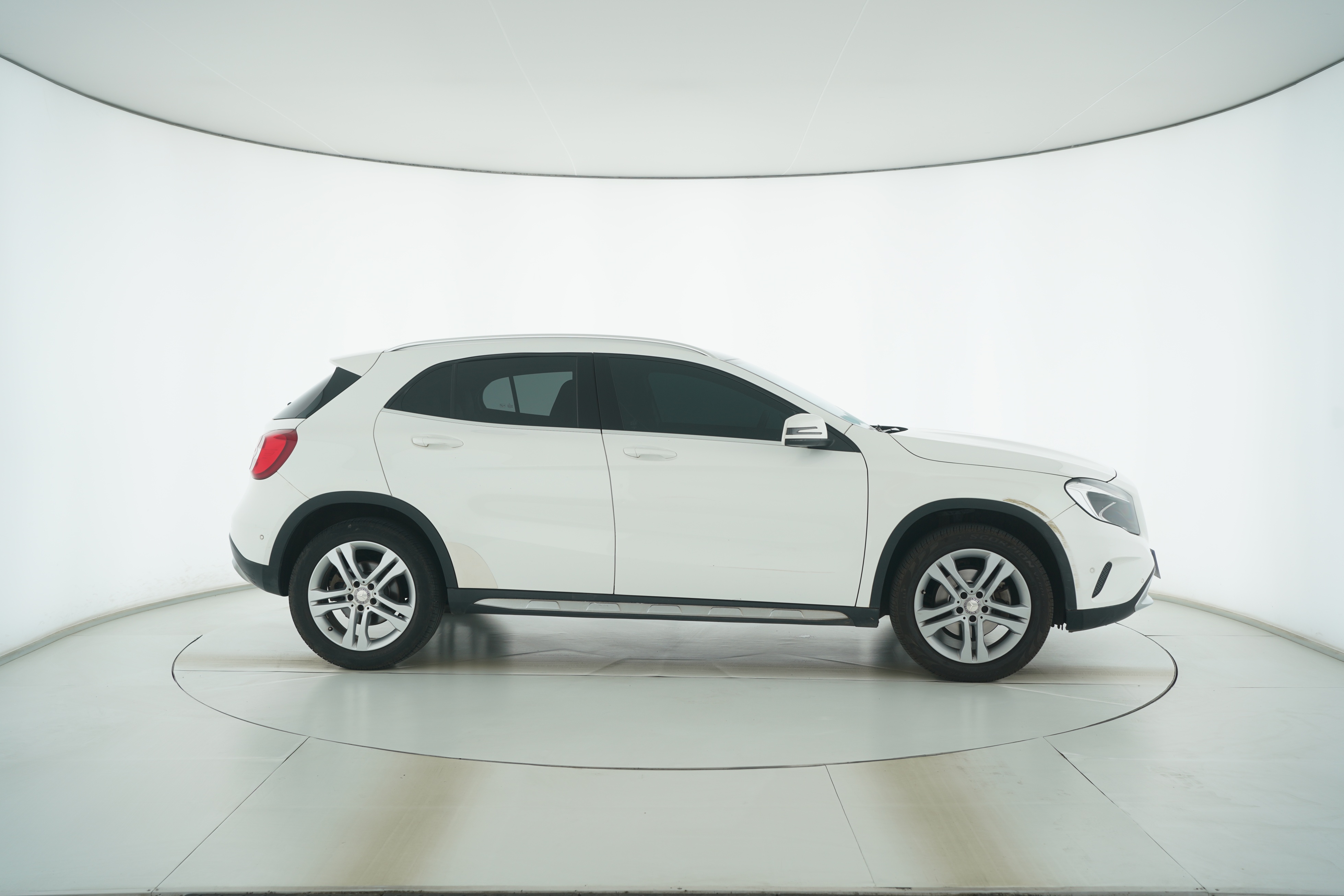 Mercedes Benz GLA 2016 — фото 8