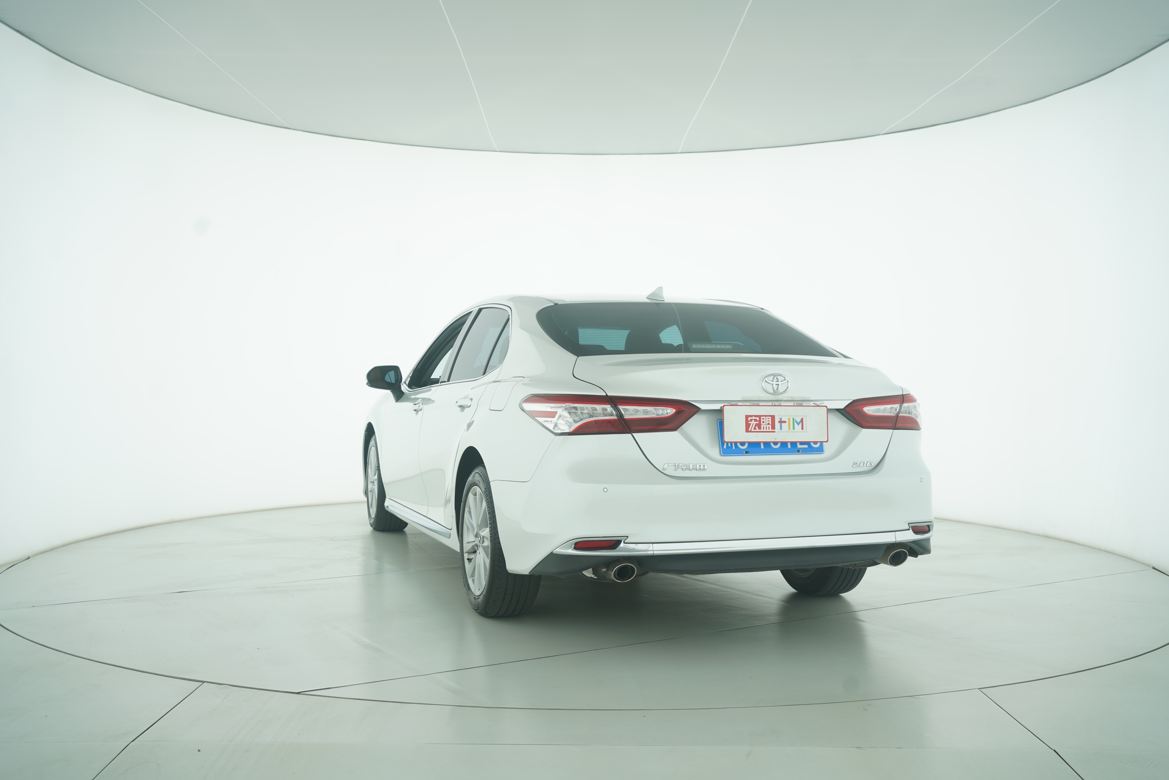 Toyota Camry 2023 — фото 3
